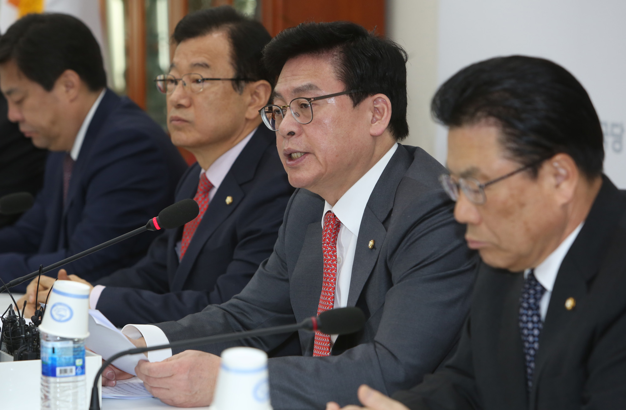 정치;국회;정우택;자유한국당원내대책회의