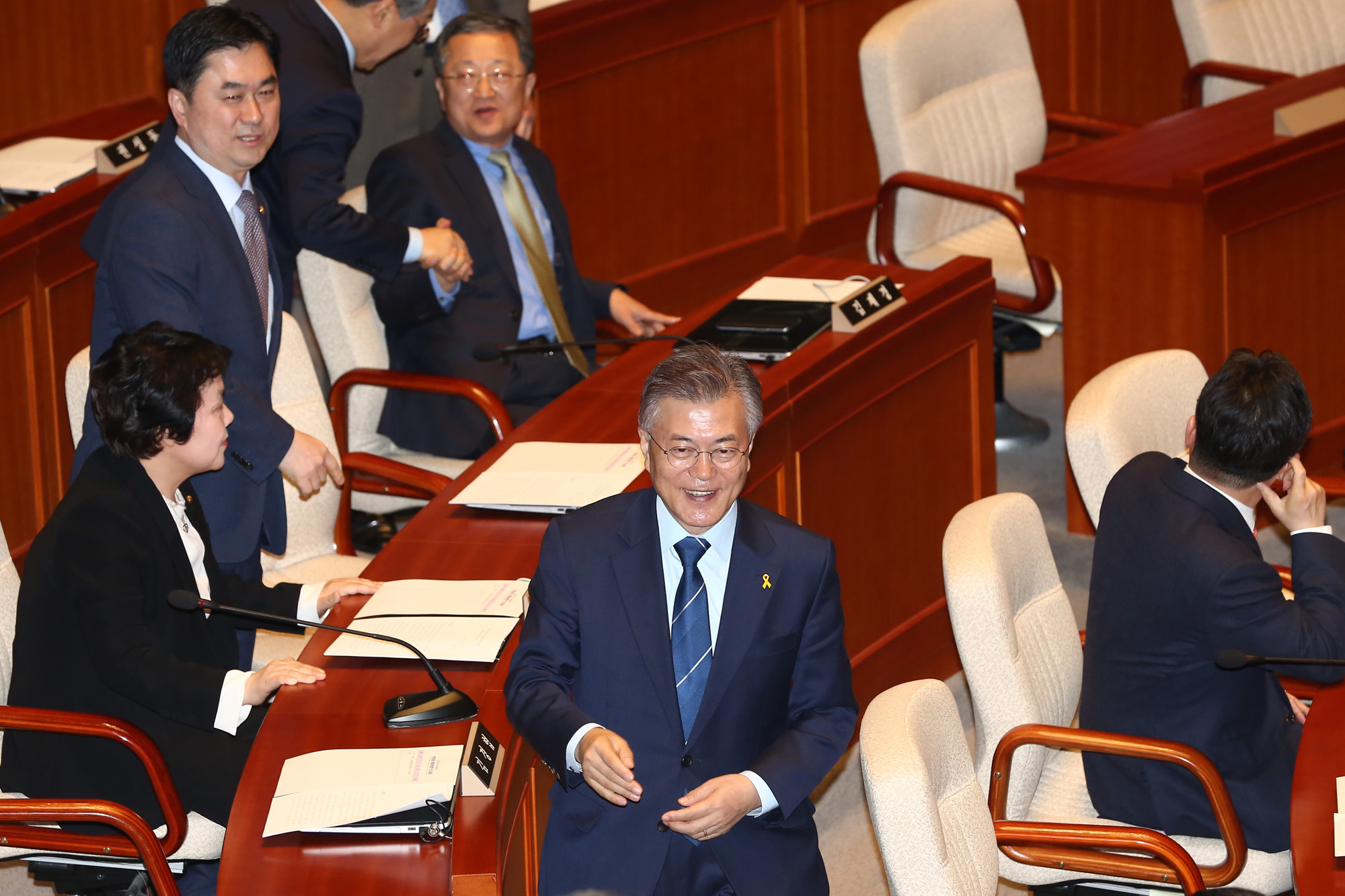 정치;국회;헌법개정특별위원회;문재인;안철수