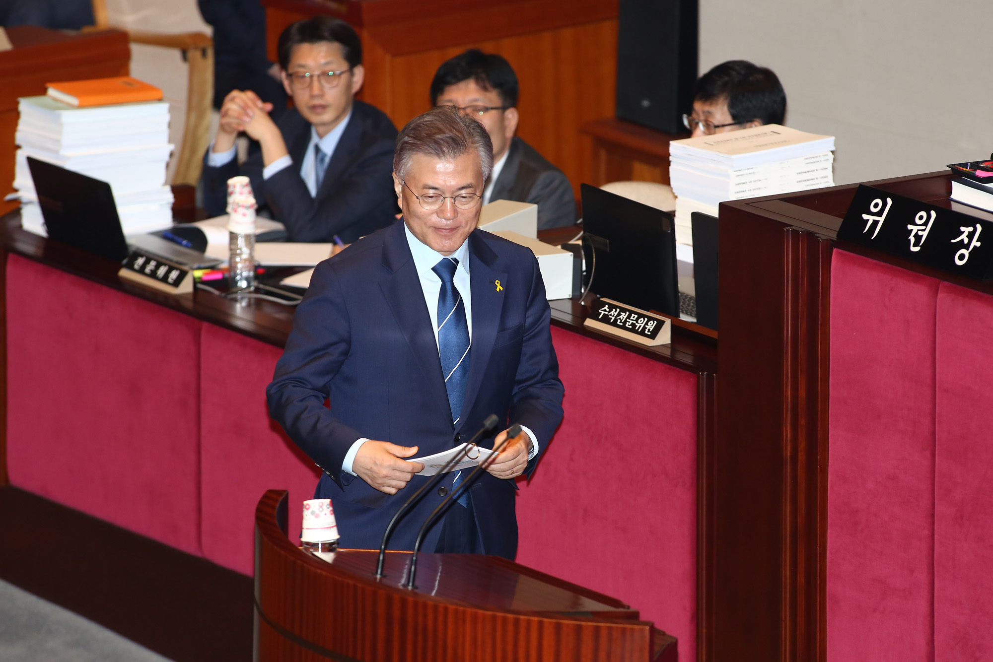 정치;국회;헌법개정특별위원회;문재인;안철수