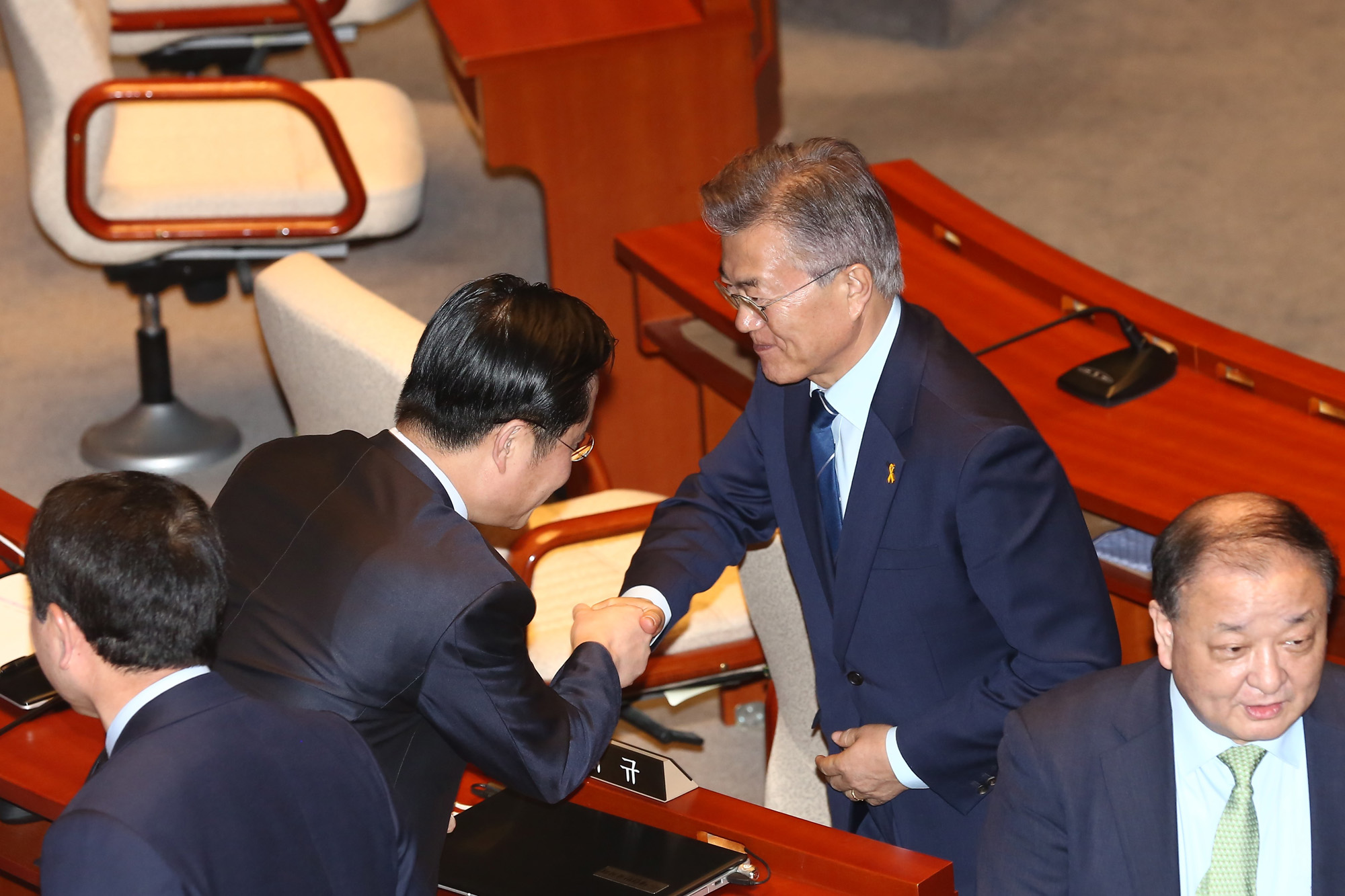 정치;국회;헌법개정특별위원회;문재인;안철수