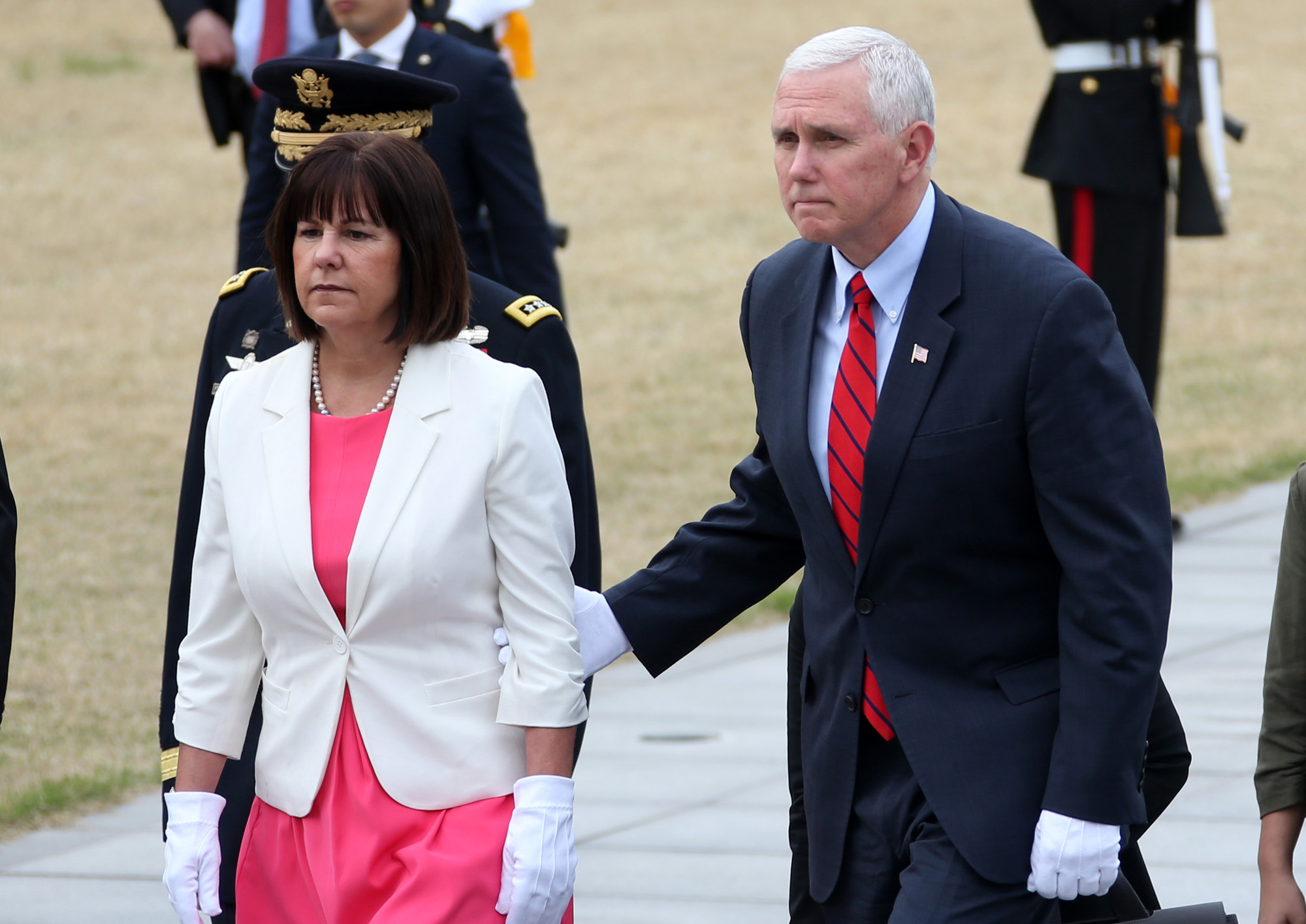 정치;마이크펜스;미국부대통령;현충원