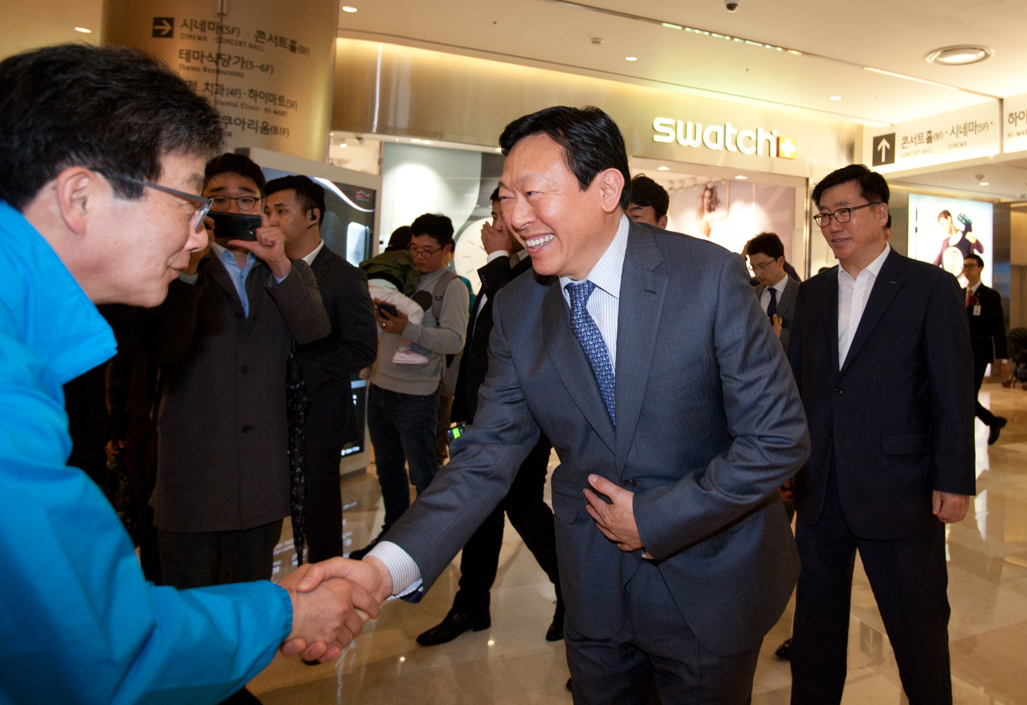 유승민;바른정당;대선후보;롯데월드타워;신동빈