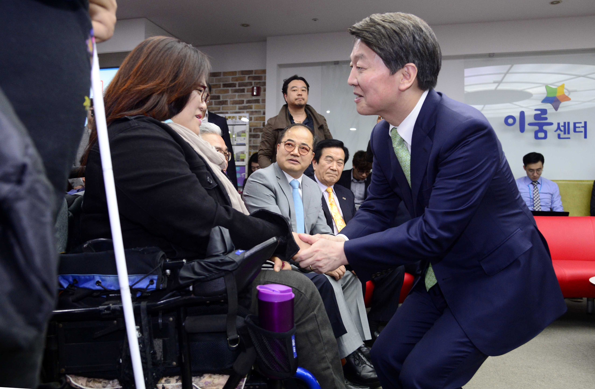 정치;안철수;안철수후보;이롬센터