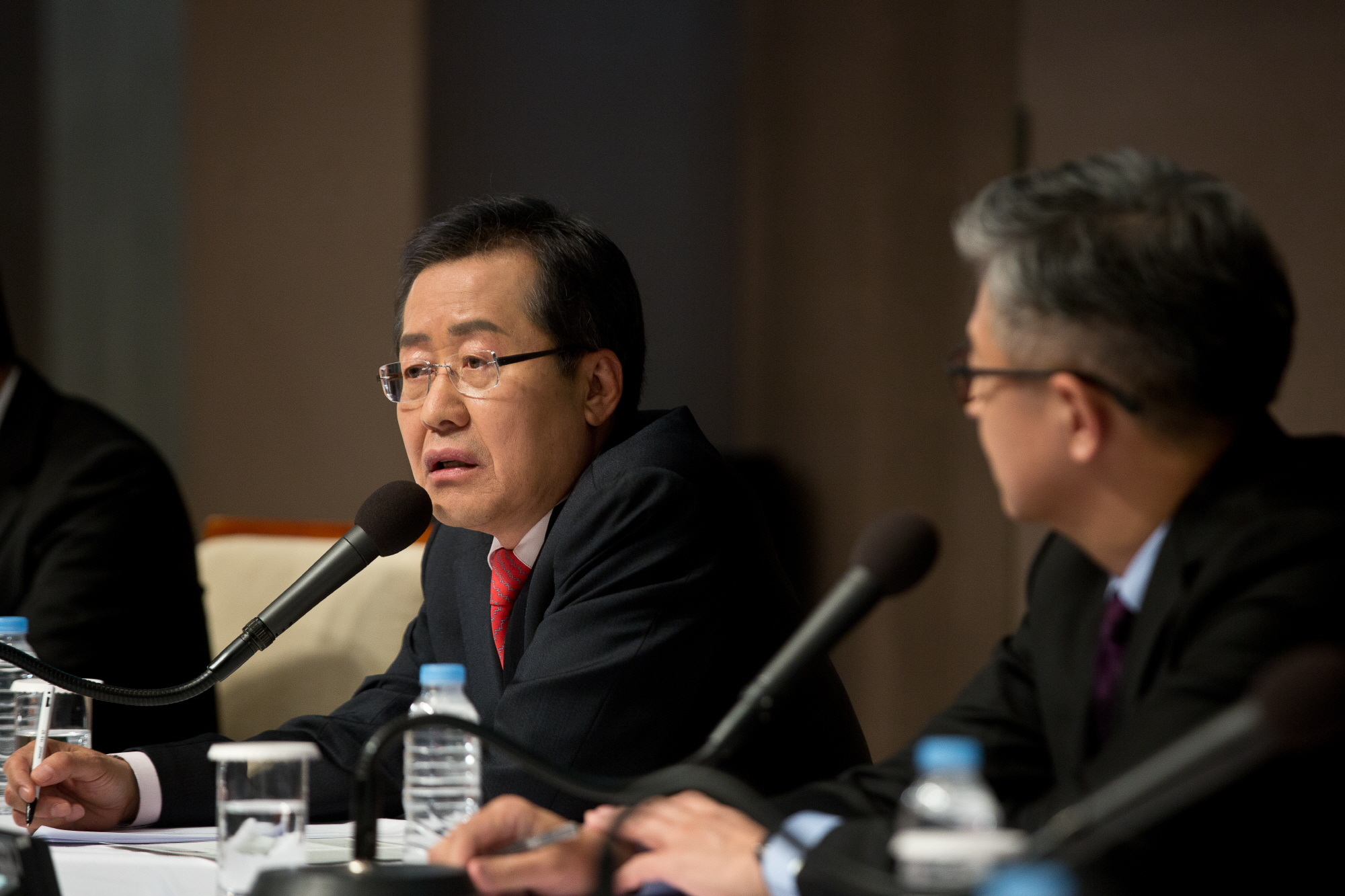 홍준표;홍준표 관훈토론회