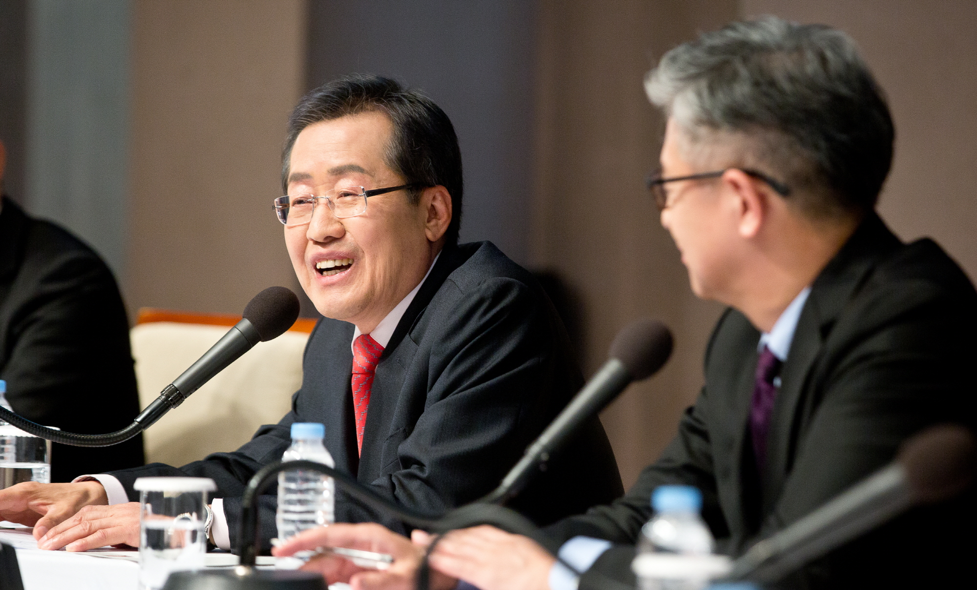 홍준표;홍준표 관훈토론회