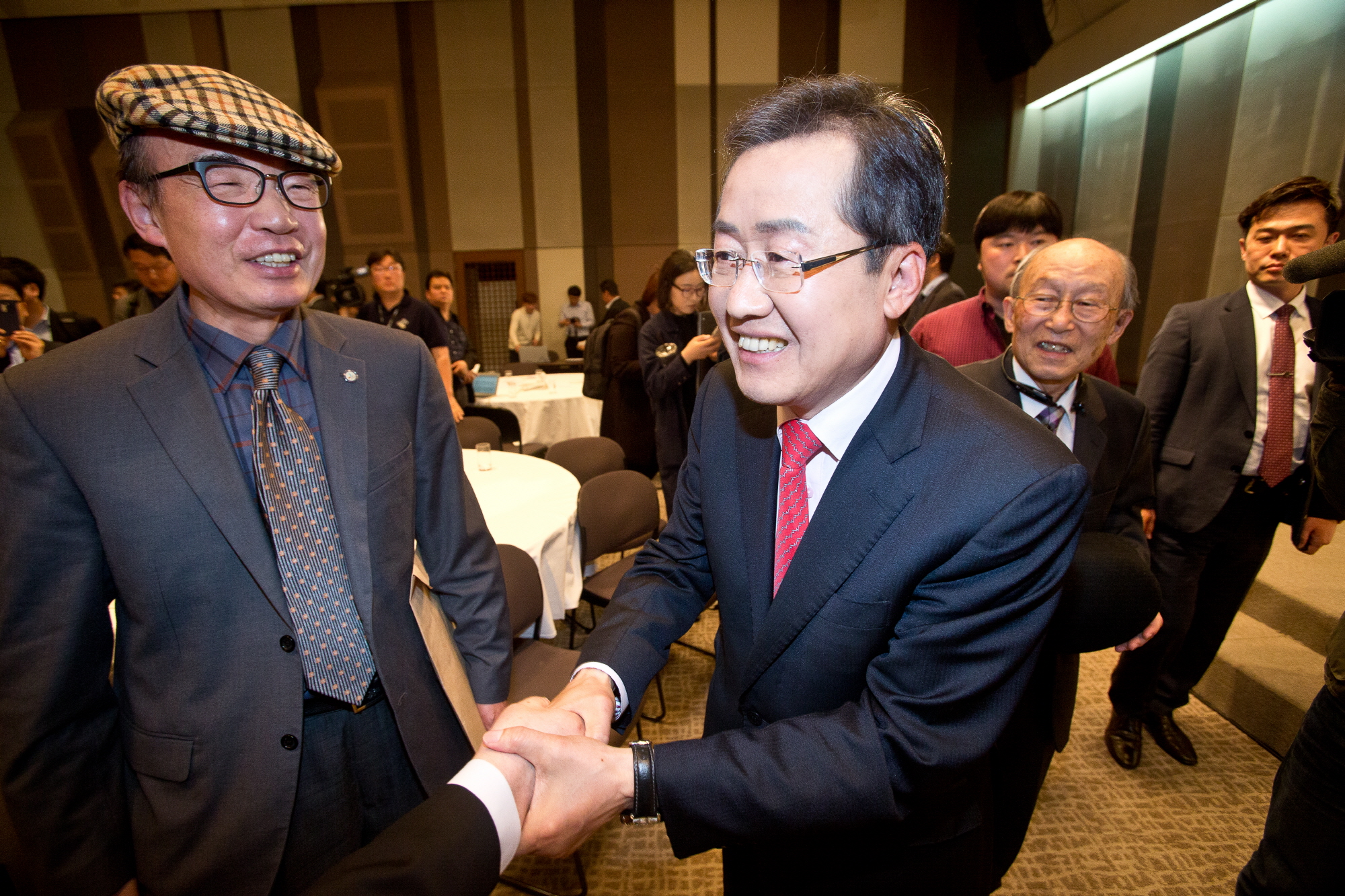 홍준표;홍준표 관훈토론회