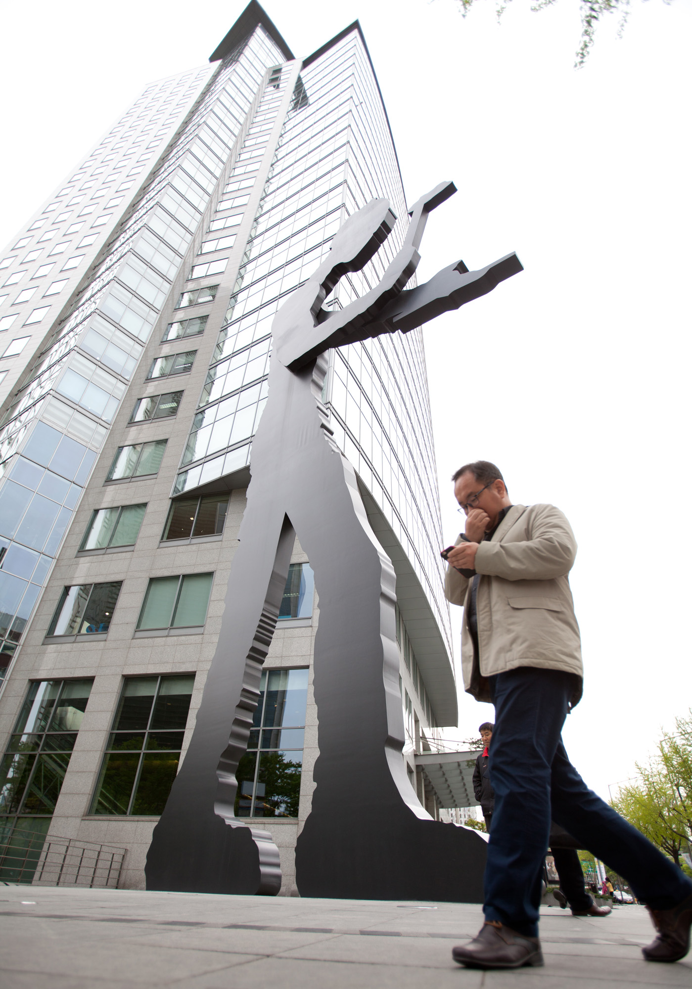 흥국생명;해머링맨;설치미술작품;조너선보롭스키;태광그룹