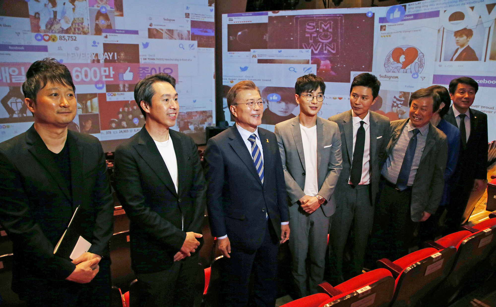 정치;문재인;대선후보;한류문화;한류문화콘텐츠;sm타운;sm아띠움