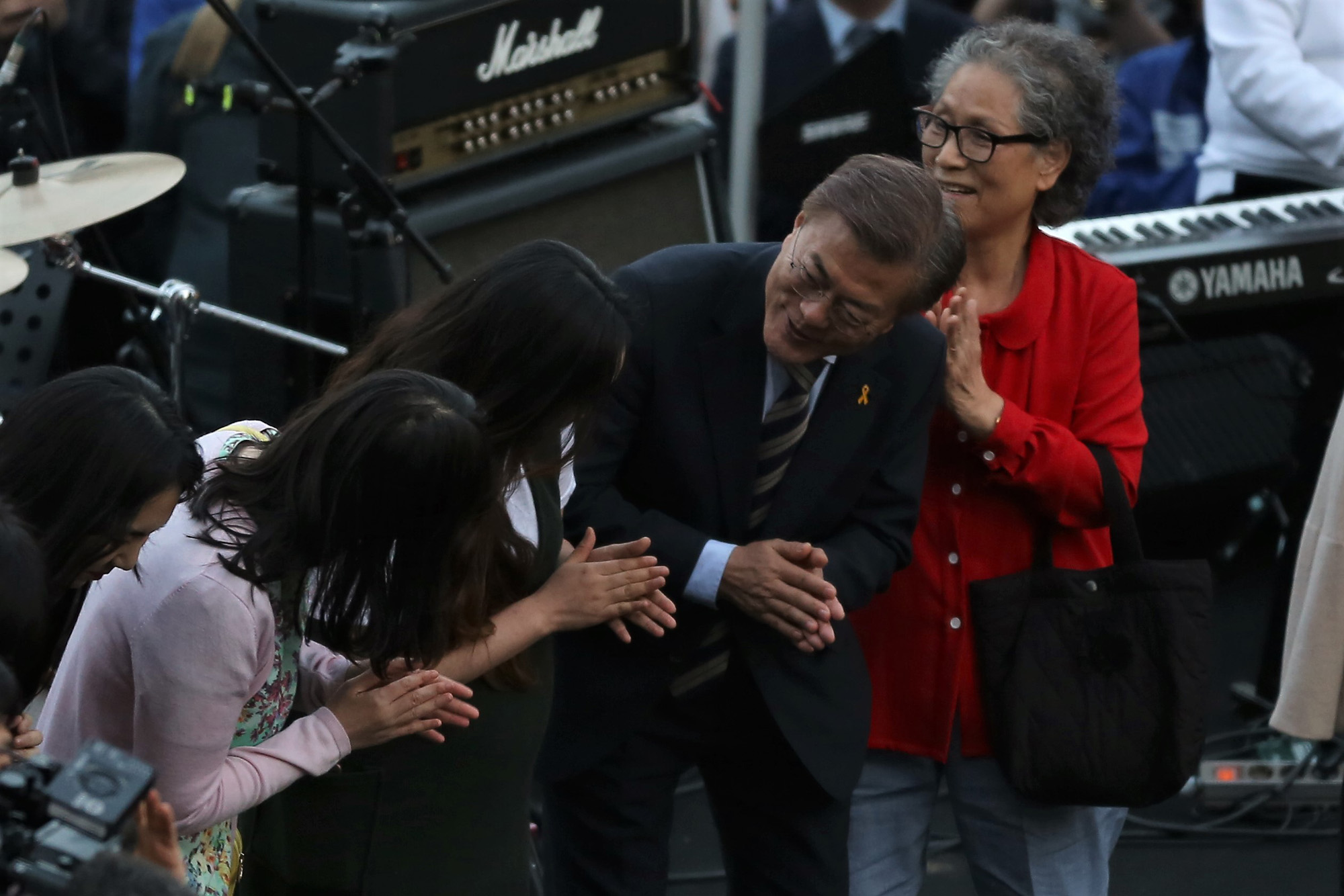 정치;문재인;대선후보;문재인프리허그;문재인홍대