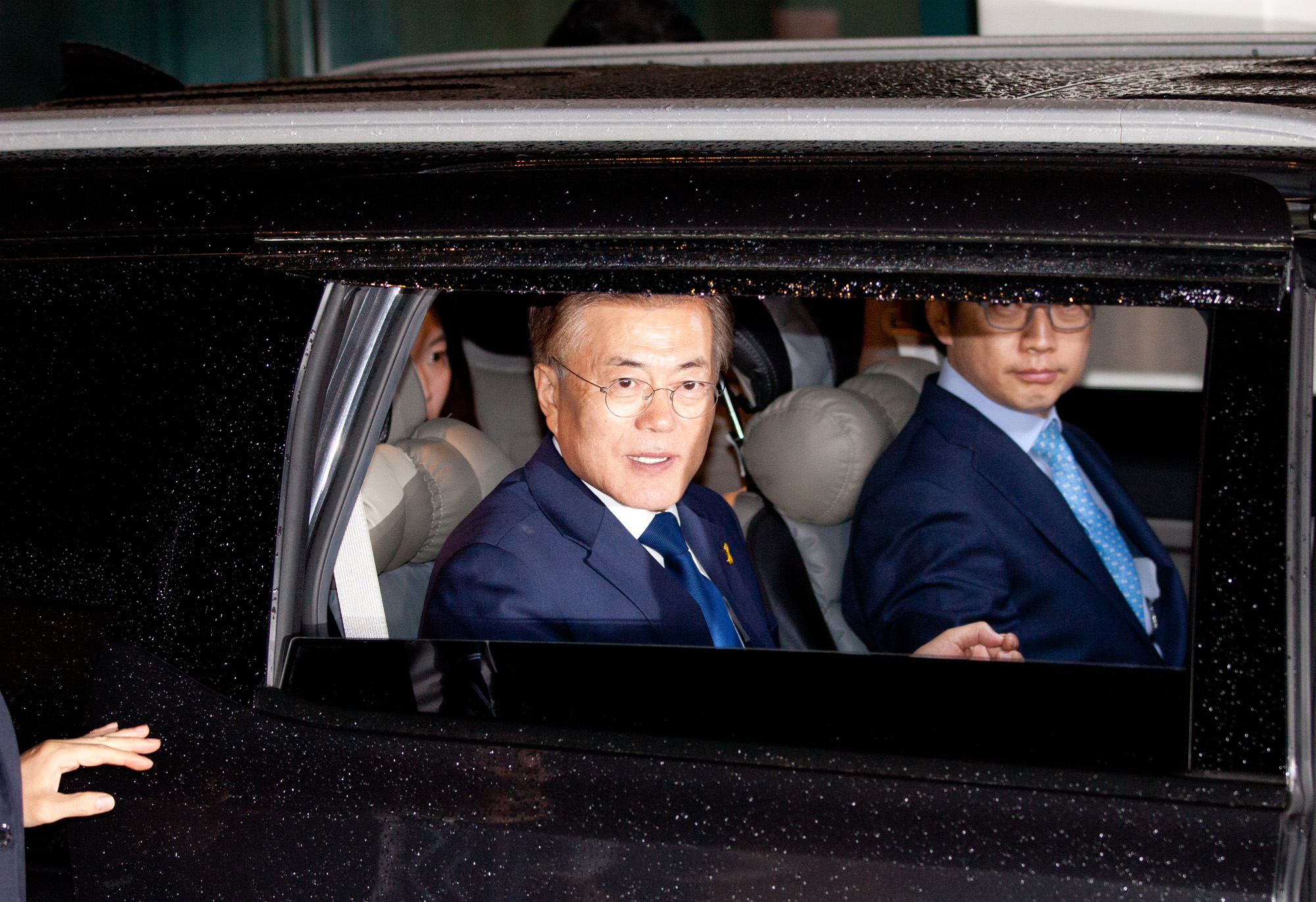 문재인;출구조사;축하