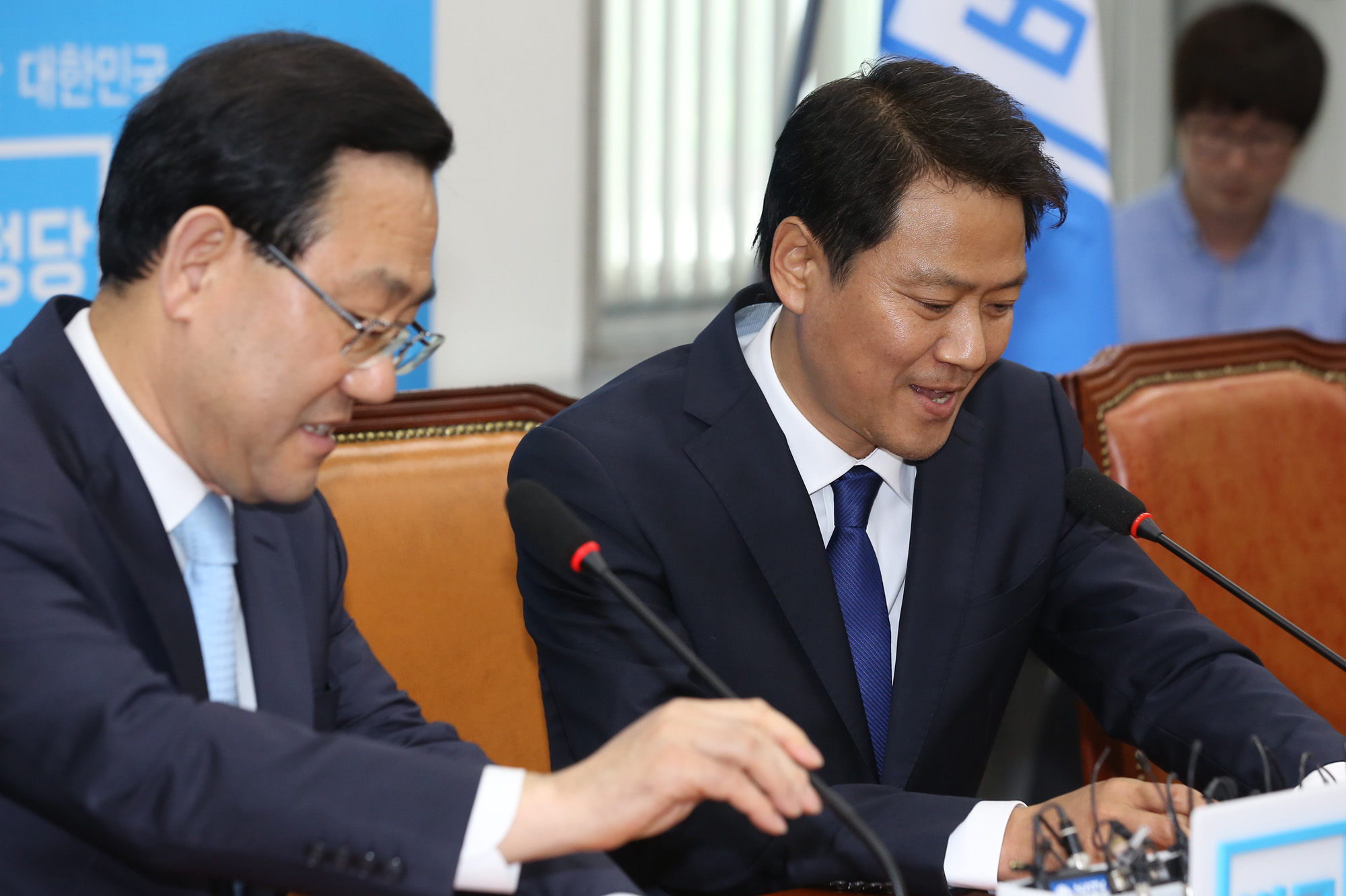 정치;국회;임종석;비서실장;주호영