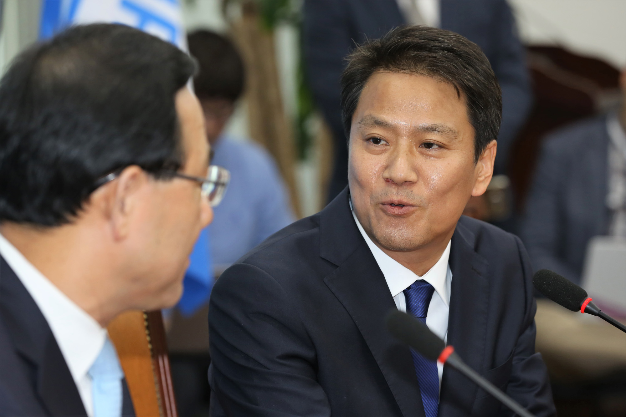 정치;국회;임종석;비서실장;주호영