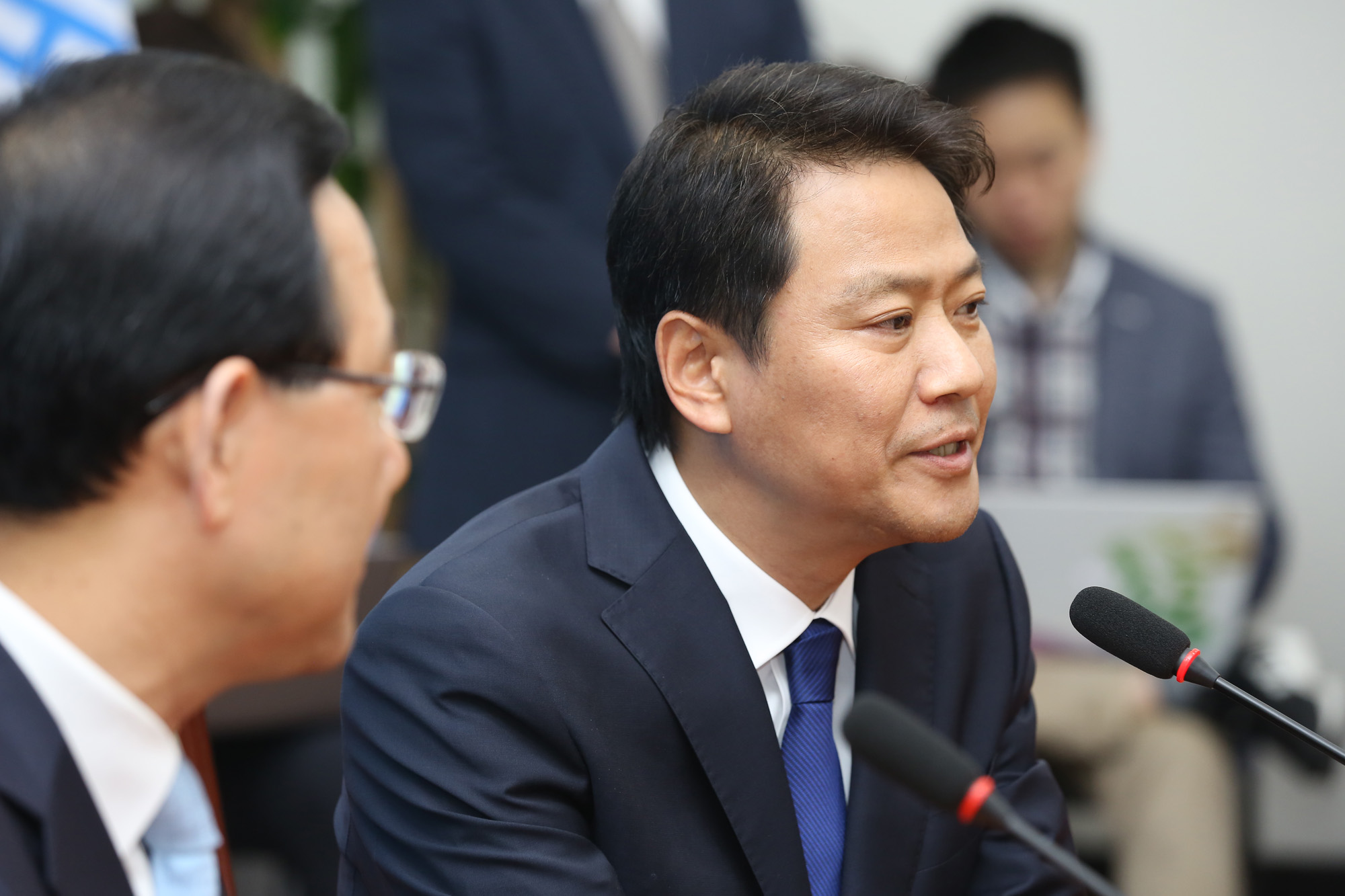 정치;국회;임종석;비서실장;주호영