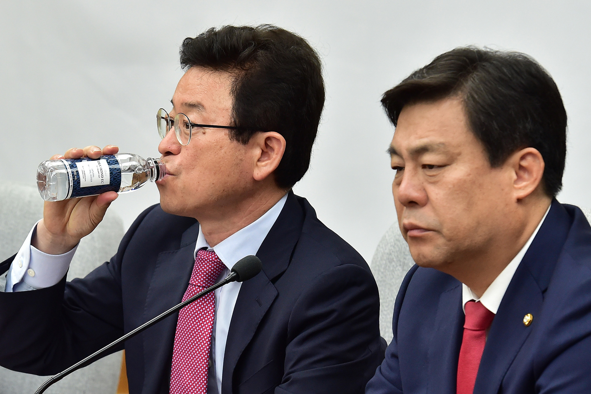 정치;국회;자유한국당;원내대책회의;정우택;이철우