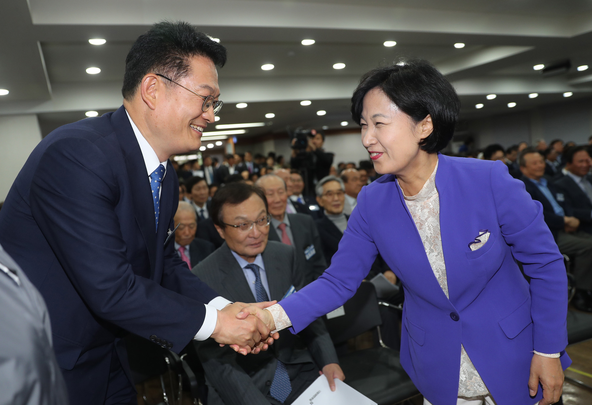 정치;더불어민주당;중앙위원회;이해찬;추미애;송영길;전병헌