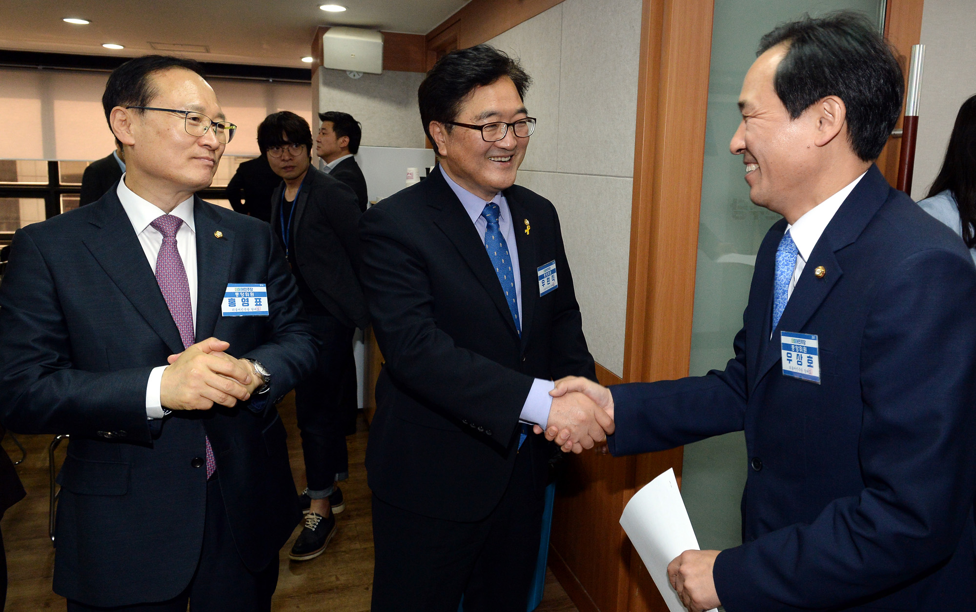 정치;더불어민주당;중앙위원회;이해찬;추미애;송영길;전병헌