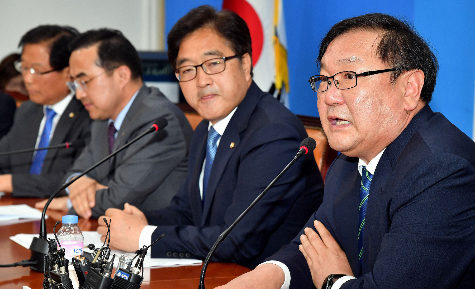 정치;국회;더불어민주당;원내대책회의;김태년;우원식