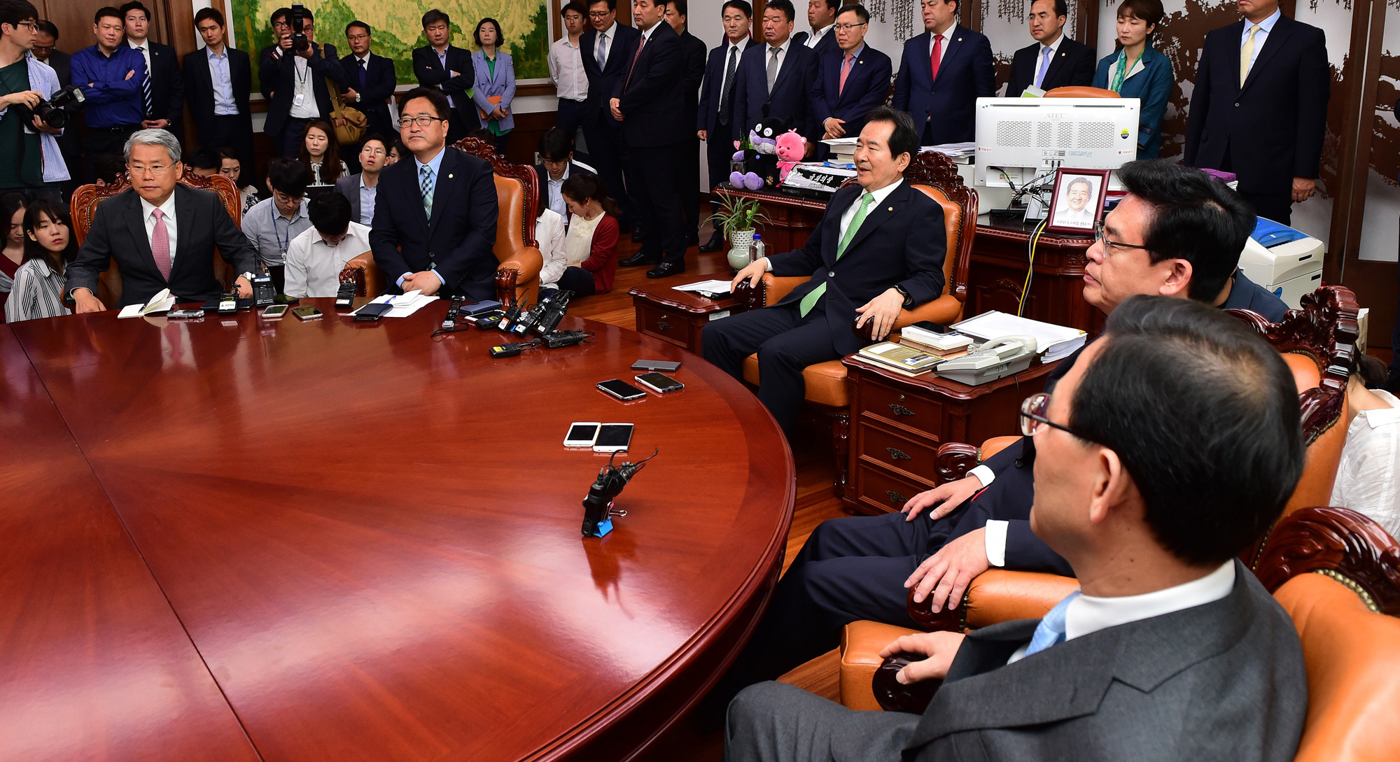 정치;국회;국회의장;정세균;4당원내대표;우원식;정우택;주호영;김동철