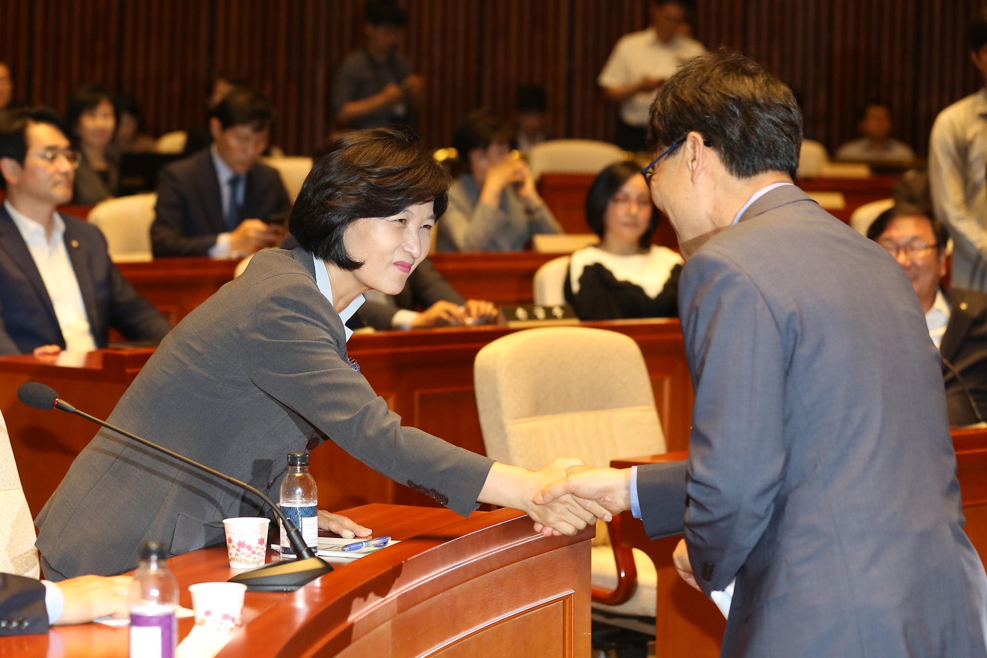 정치;국회;더불어민주당;의원총회;추미애;장하성