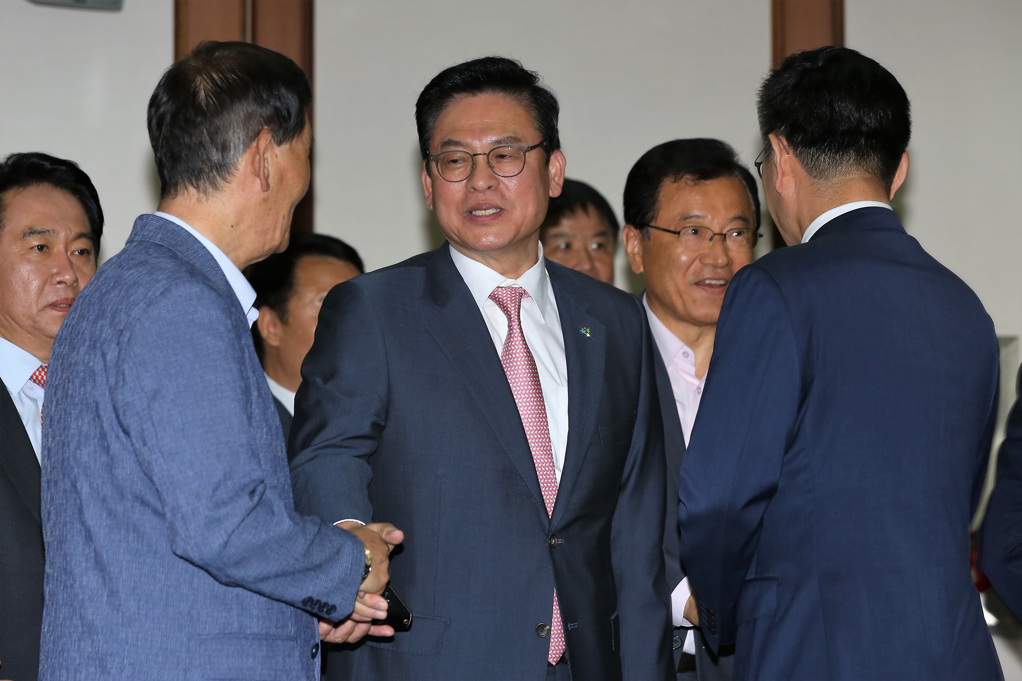 정치;국회;자유한국당;원외당협위원장협의회;정우택;홍준표;원유철