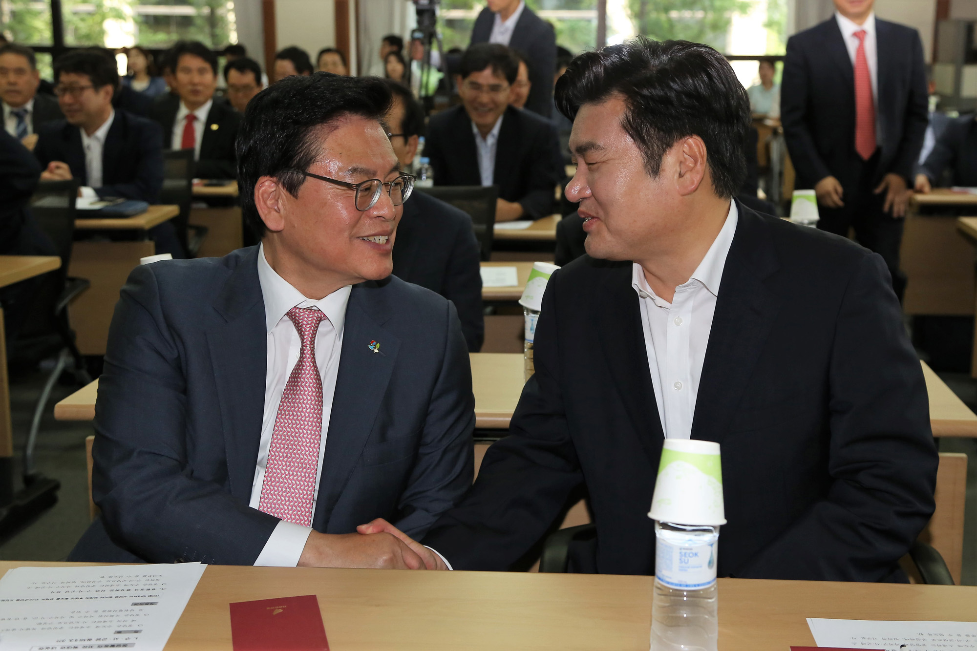정치;국회;자유한국당;원외당협위원장협의회;정우택;홍준표;원유철