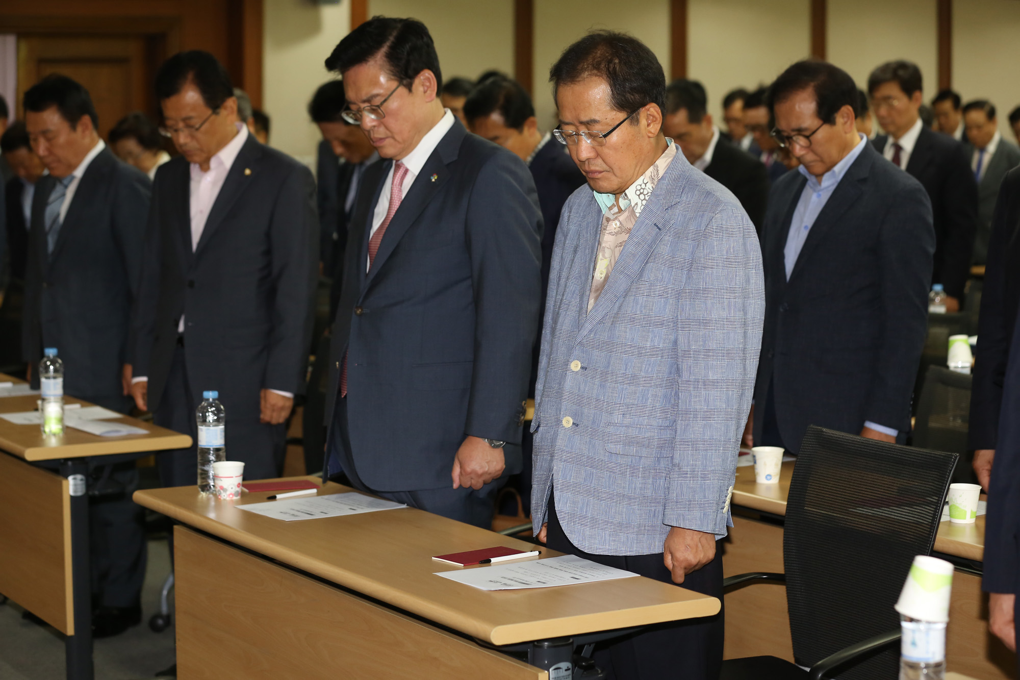 정치;국회;자유한국당;원외당협위원장협의회;정우택;홍준표;원유철
