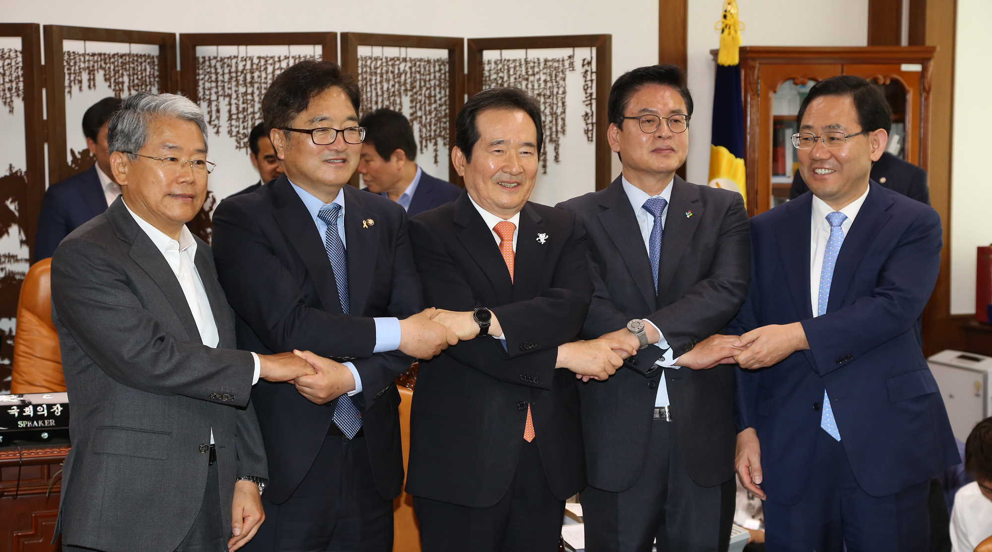 정치;국회;정우택;국회의장;여야4당원내대표회동;정세균;우원식;김동철;주호영