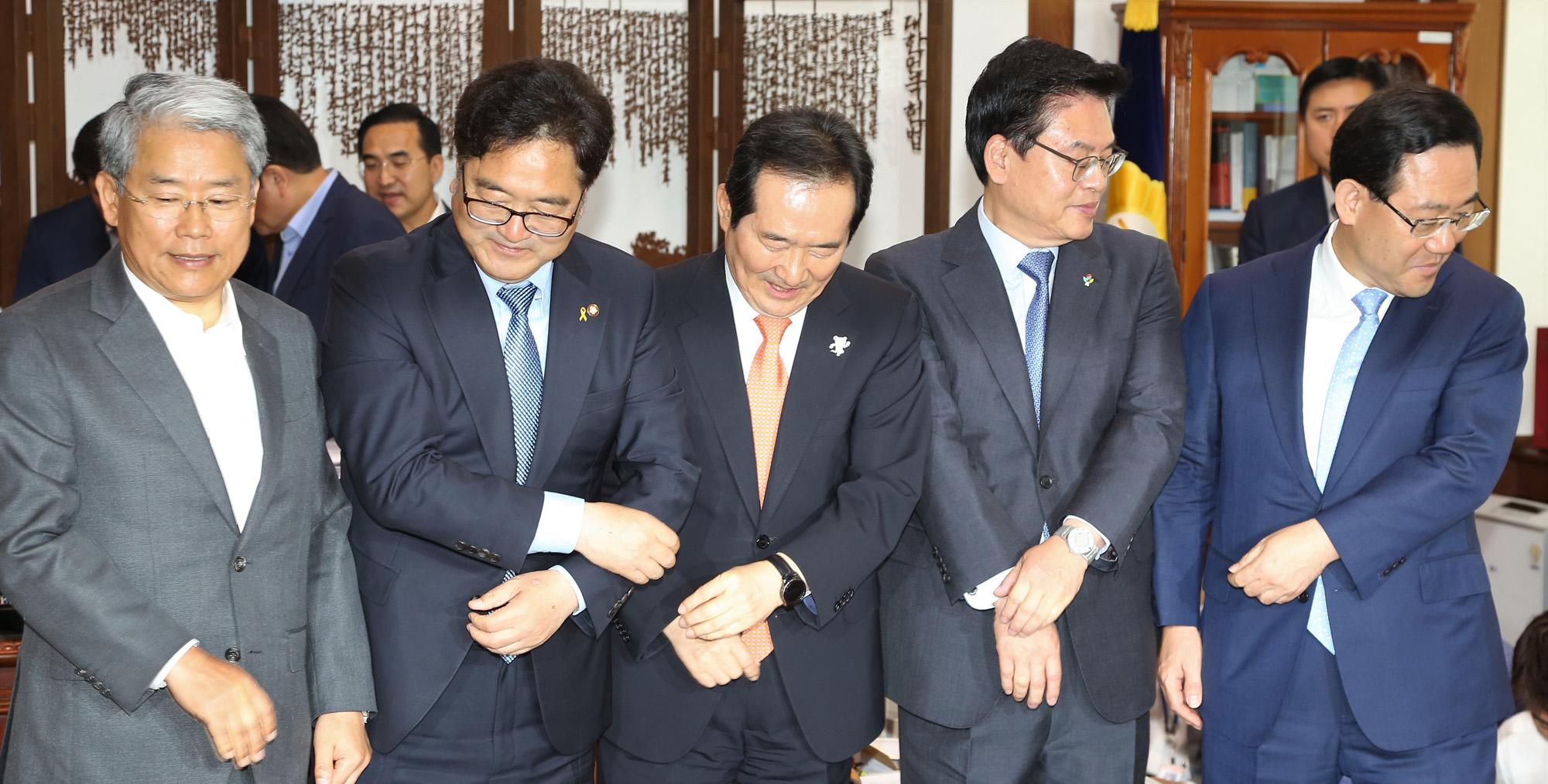 정치;국회;정우택;국회의장;여야4당원내대표회동;정세균;우원식;김동철;주호영