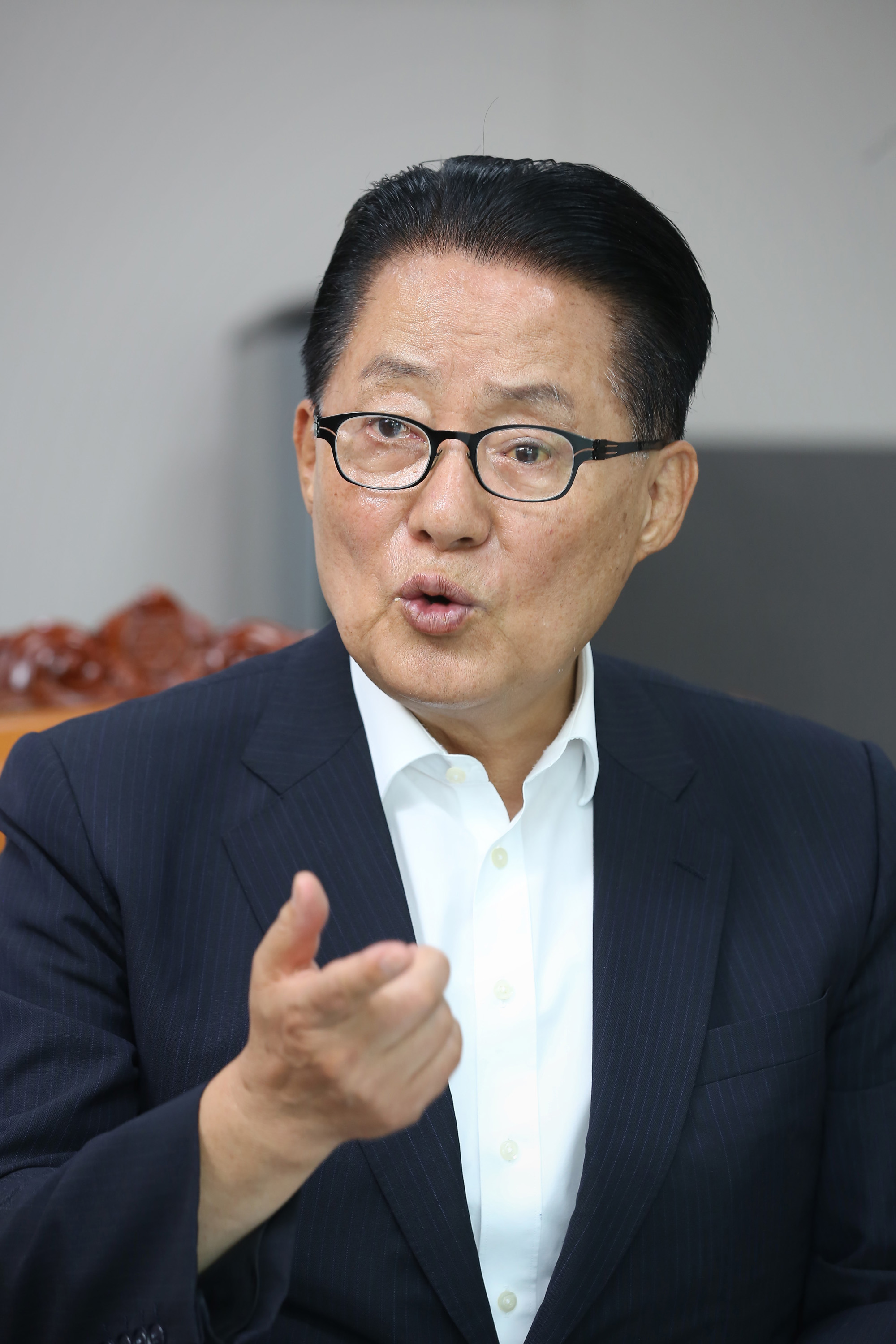 정치;국회;박지원;인터뷰