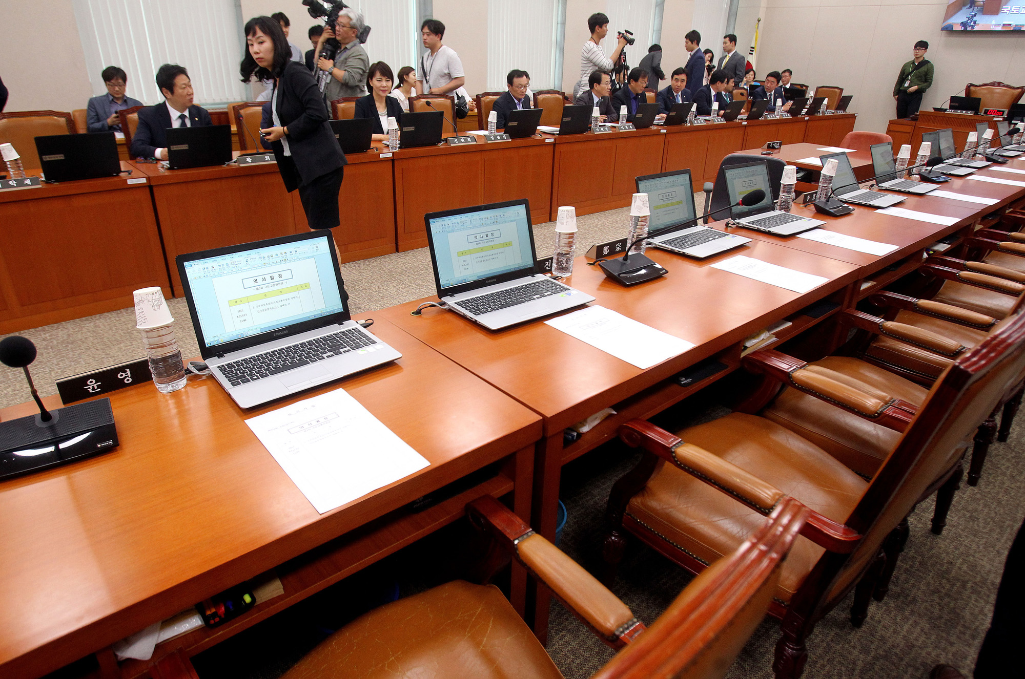 정치;국회;국토위원회;국토교통위원회