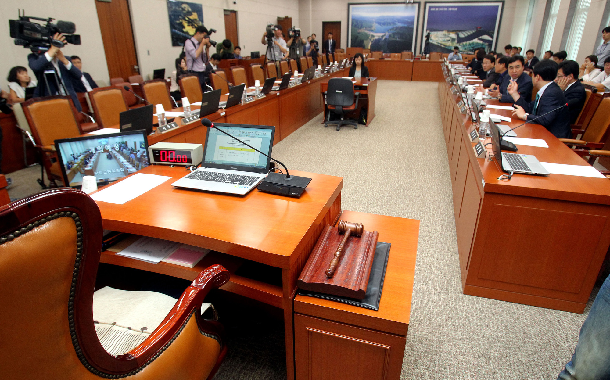 정치;국회;국토위원회;국토교통위원회