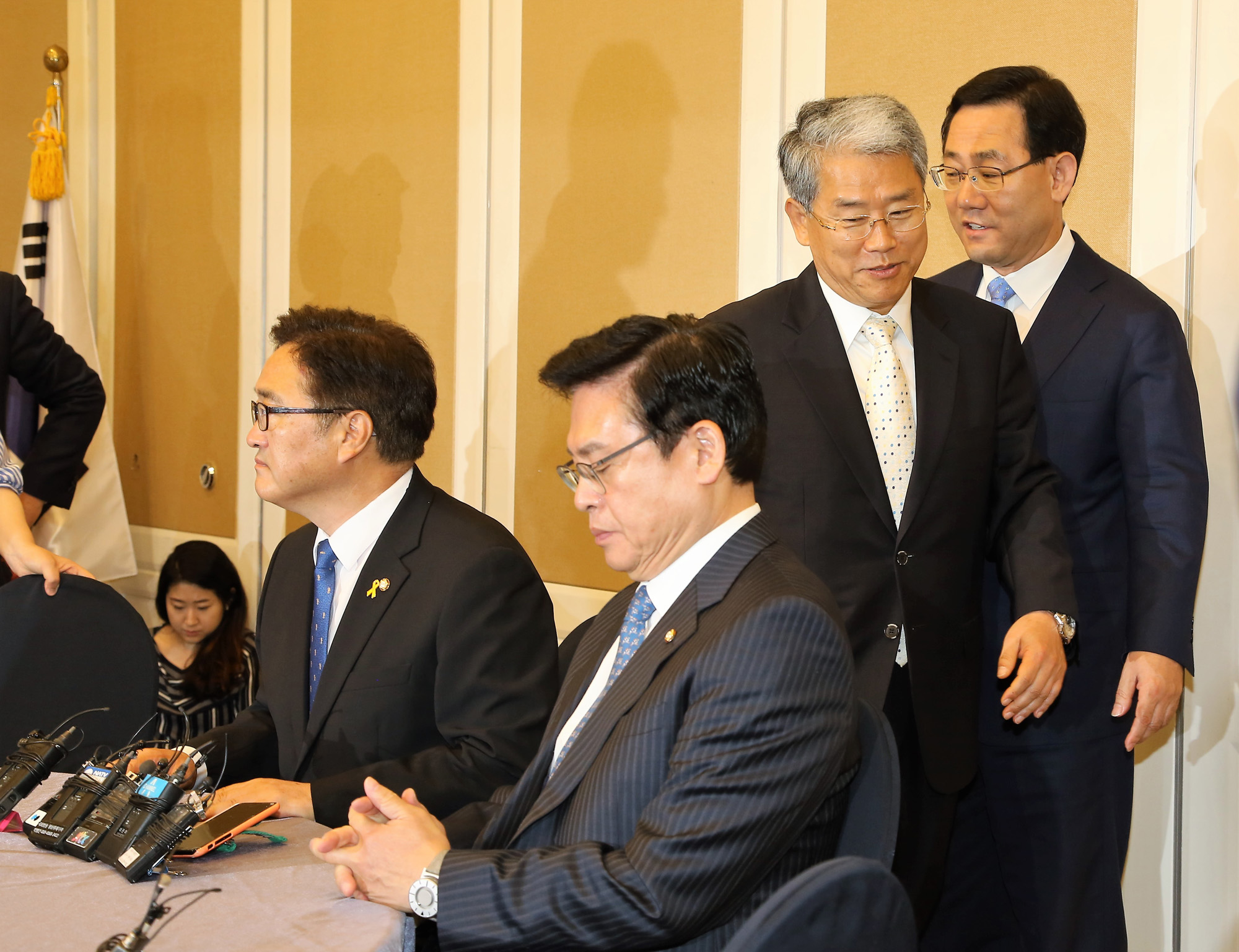 정치;국회;여야4당원내대표;원내대표회동;우원식;정우택;김동철;주호영