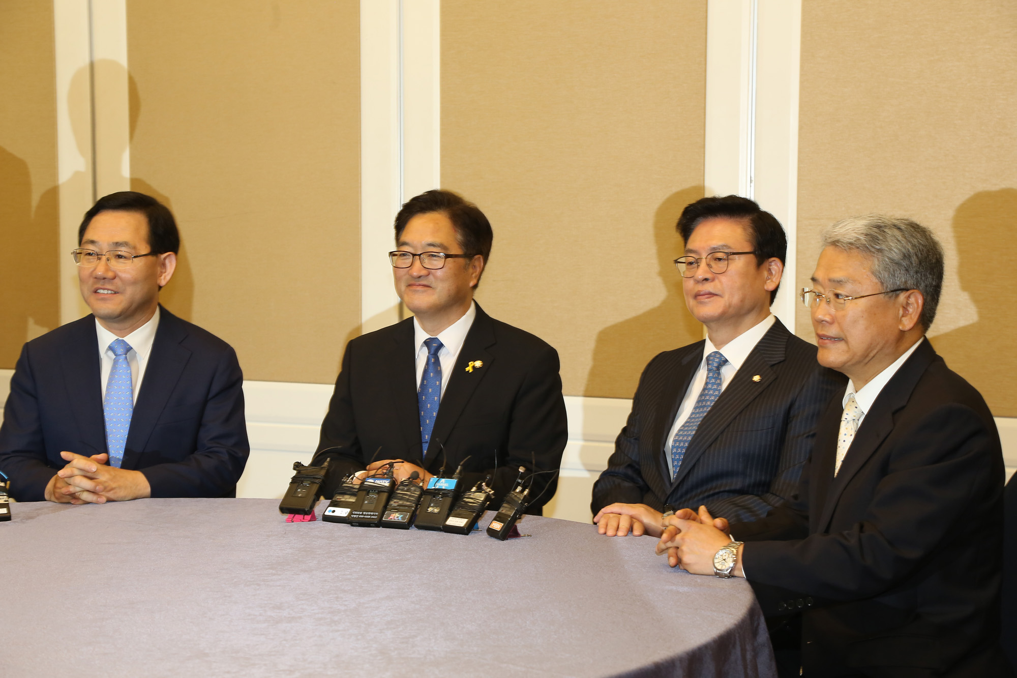 정치;국회;여야4당원내대표;원내대표회동;우원식;정우택;김동철;주호영