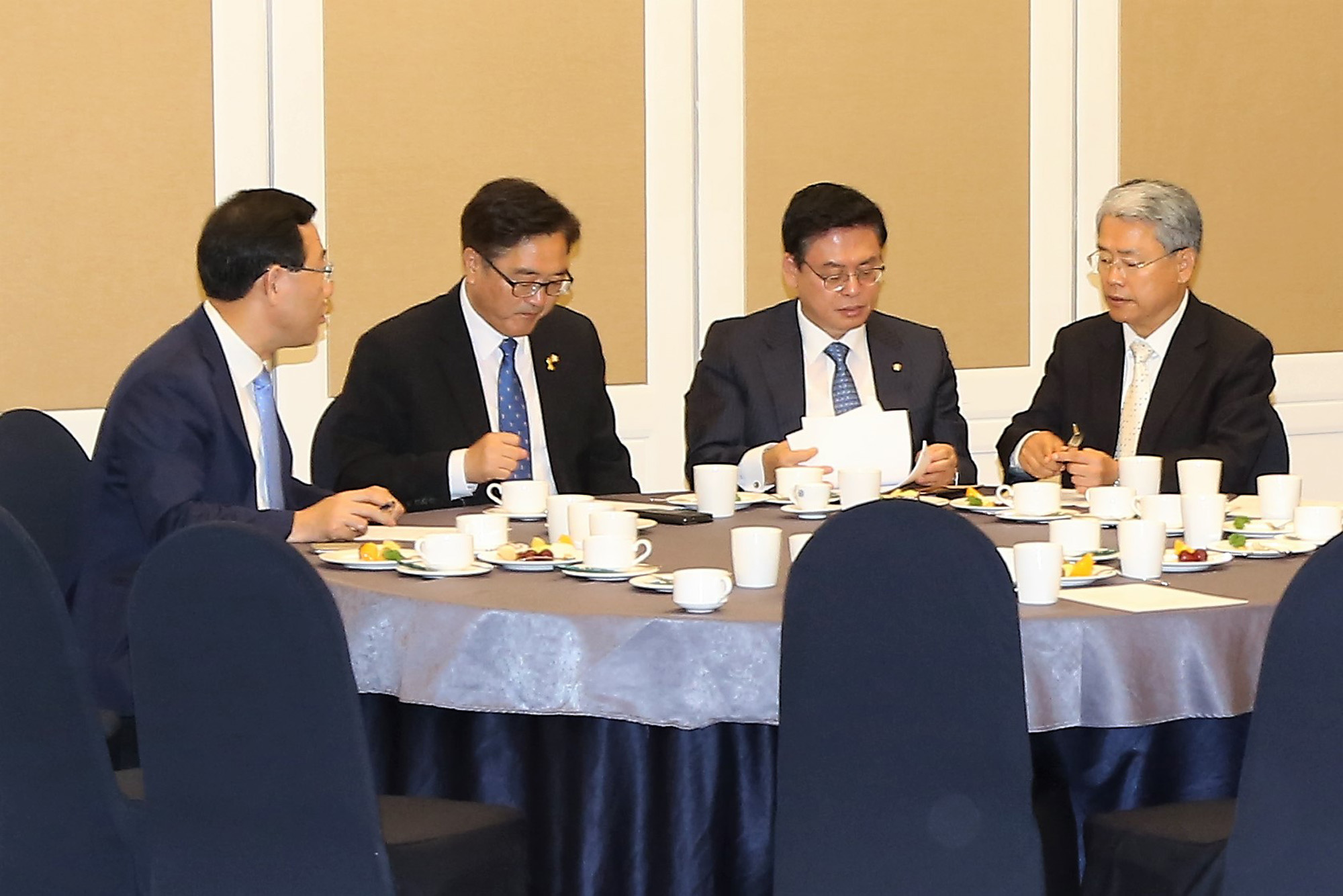 정치;국회;여야4당원내대표;원내대표회동;우원식;정우택;김동철;주호영