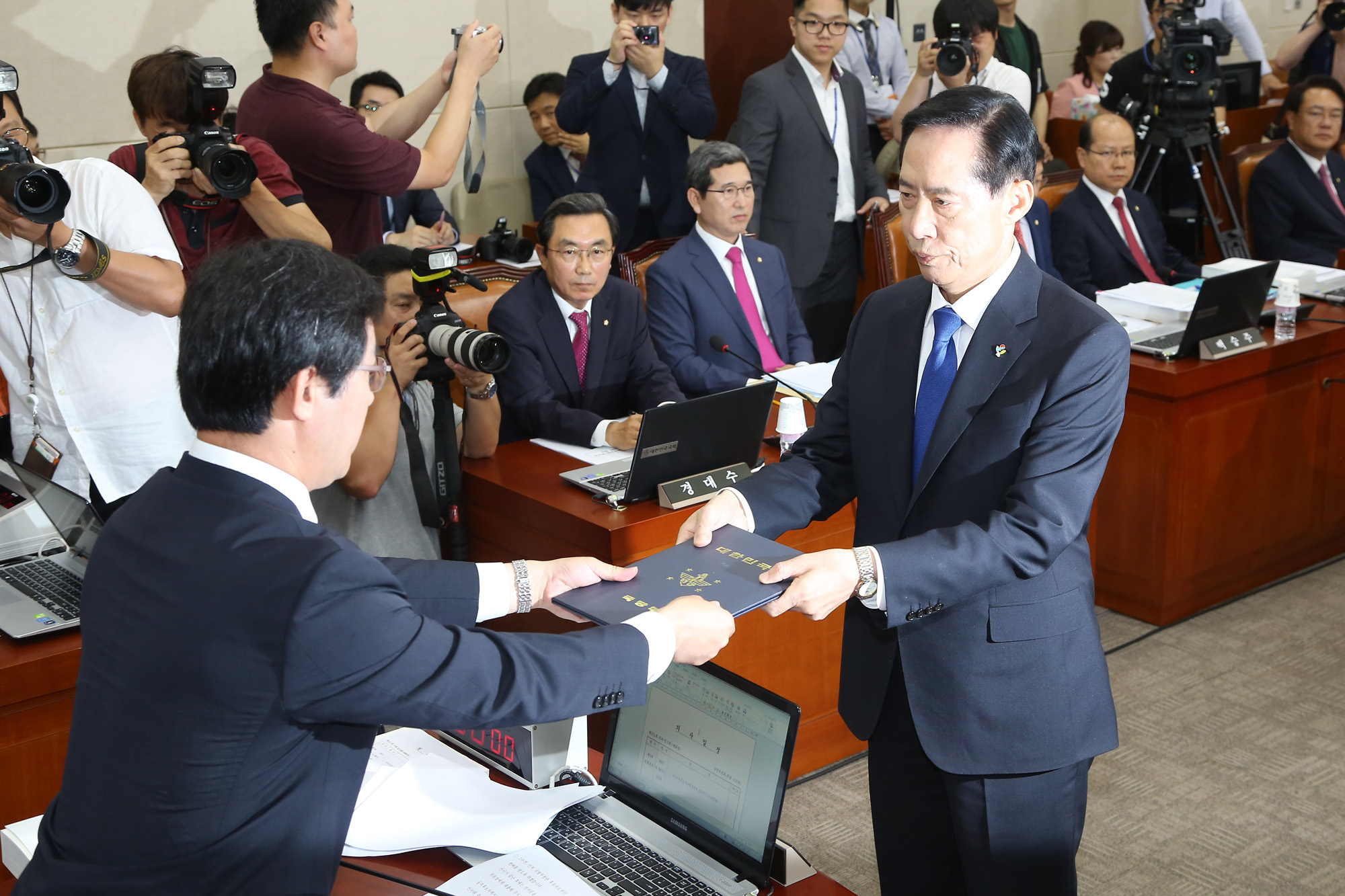 정치;국회;국방부장관;송영무;인사청문회