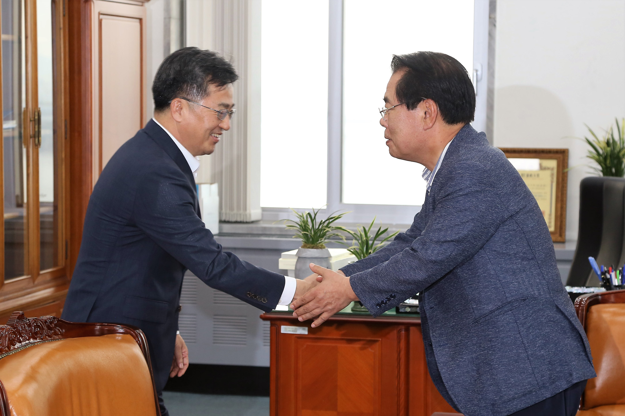 정치;김동연;예산결산특별위원장