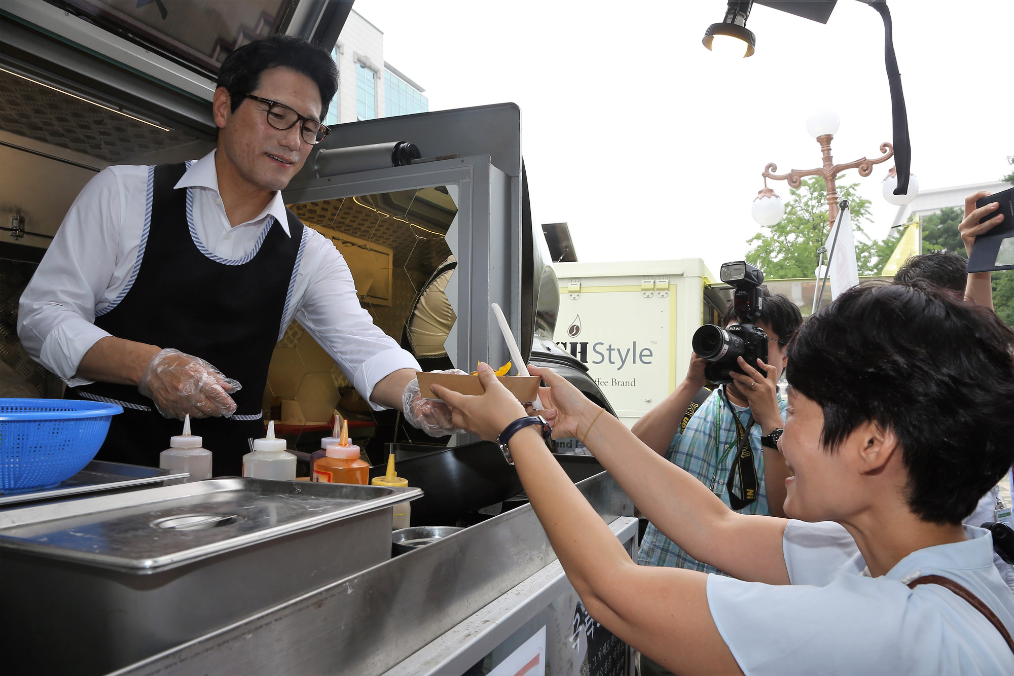 정치;국회;바른정당;시연푸드트럭;이혜훈;김무성;푸드트럭;정병국