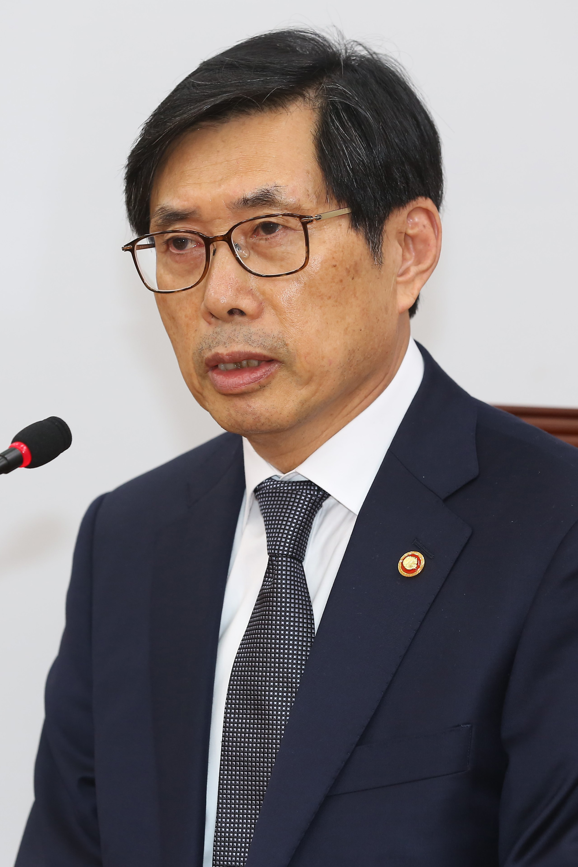 정치;국회;박상기;법무부장관;우원식