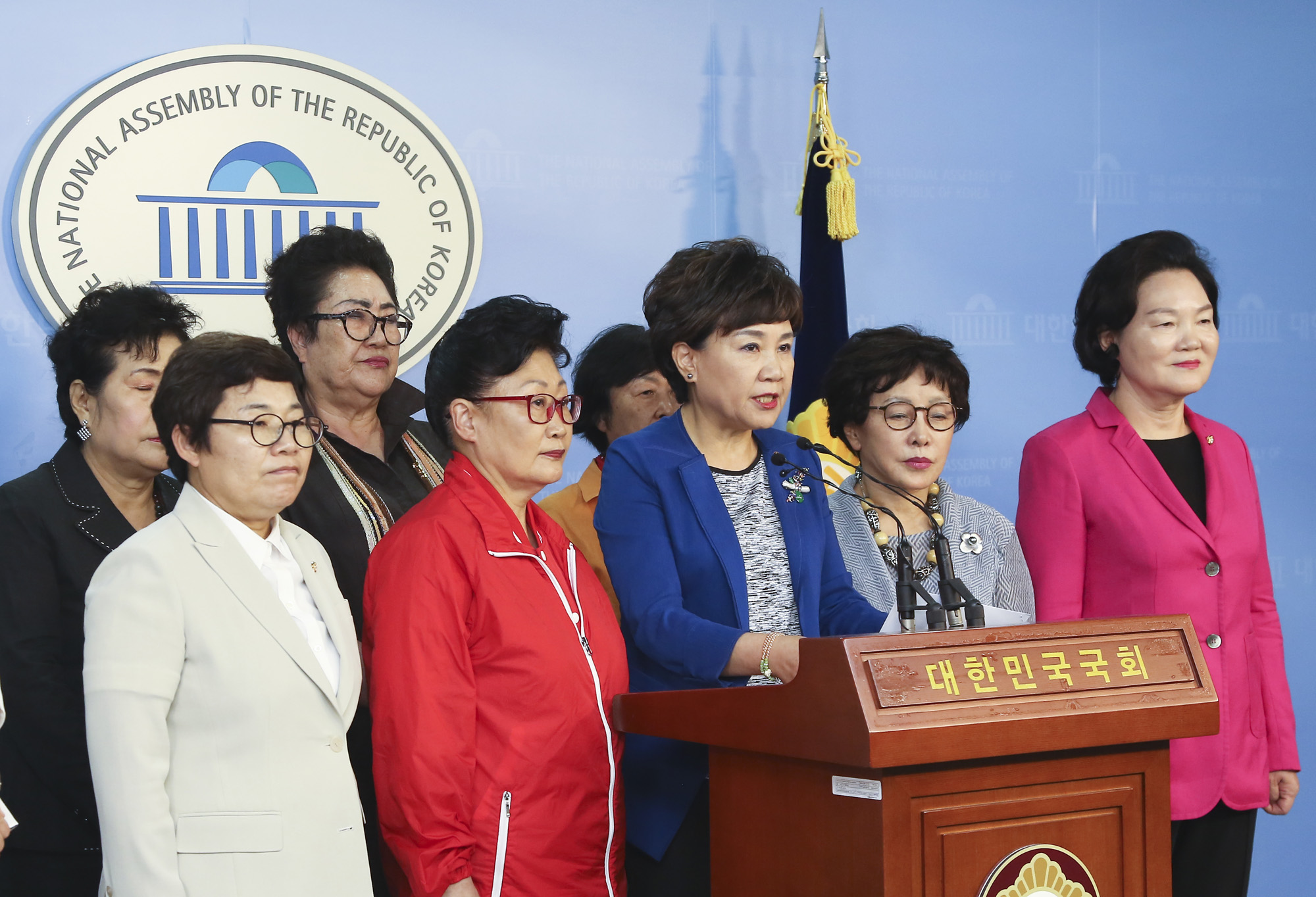 정치;국회;탁현민;김순례;자유한국당여성의원