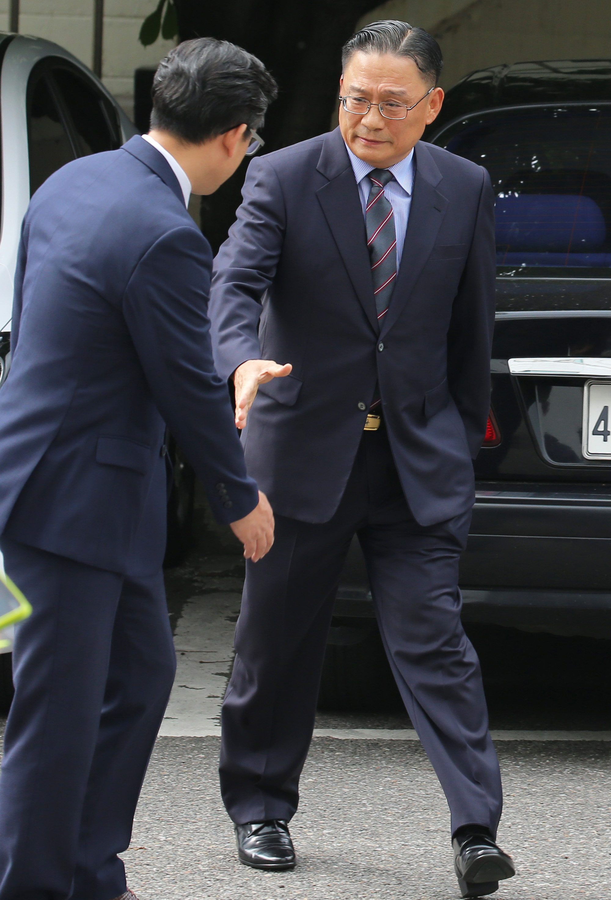 사회;박찬주;공관병