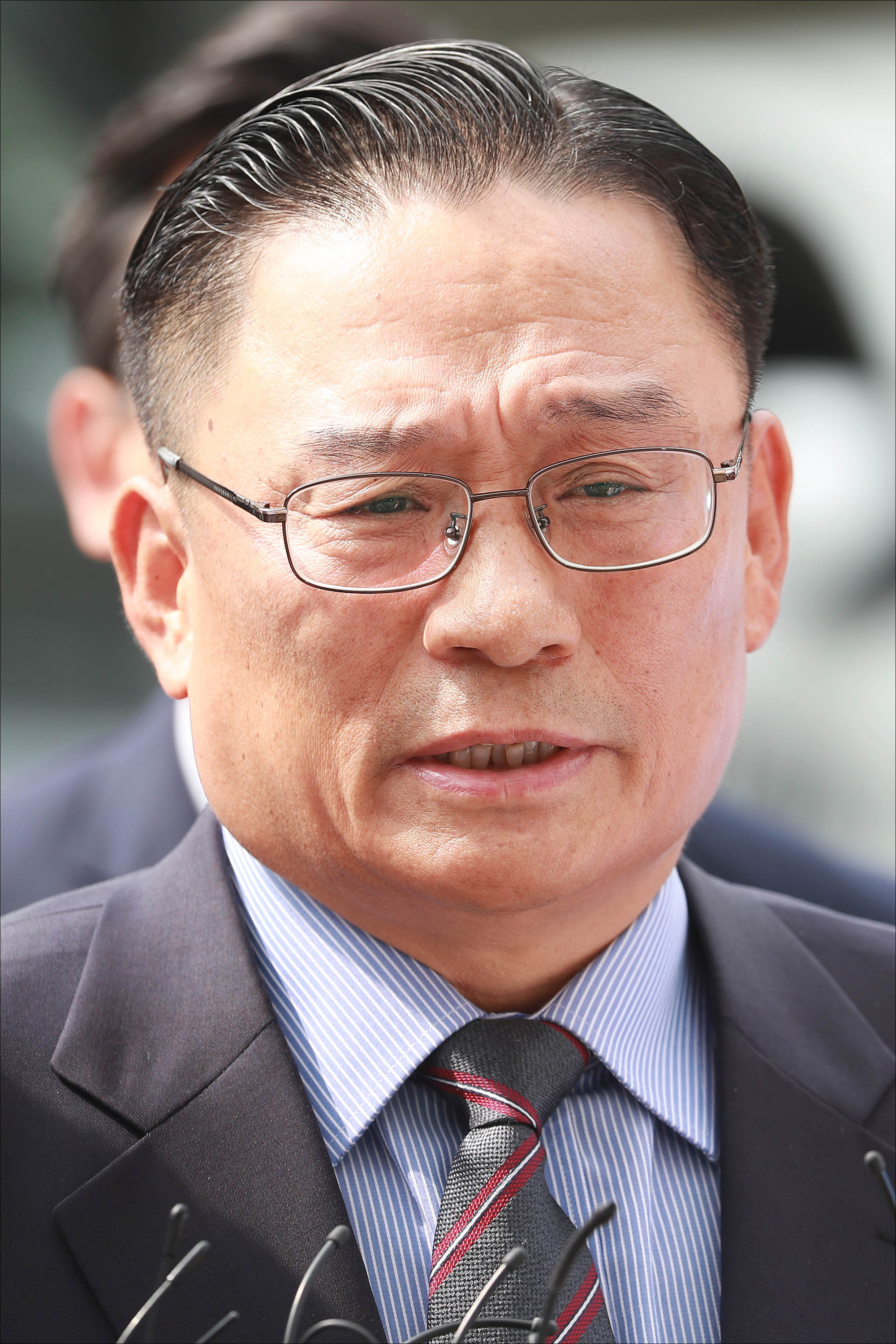 사회;박찬주;공관병