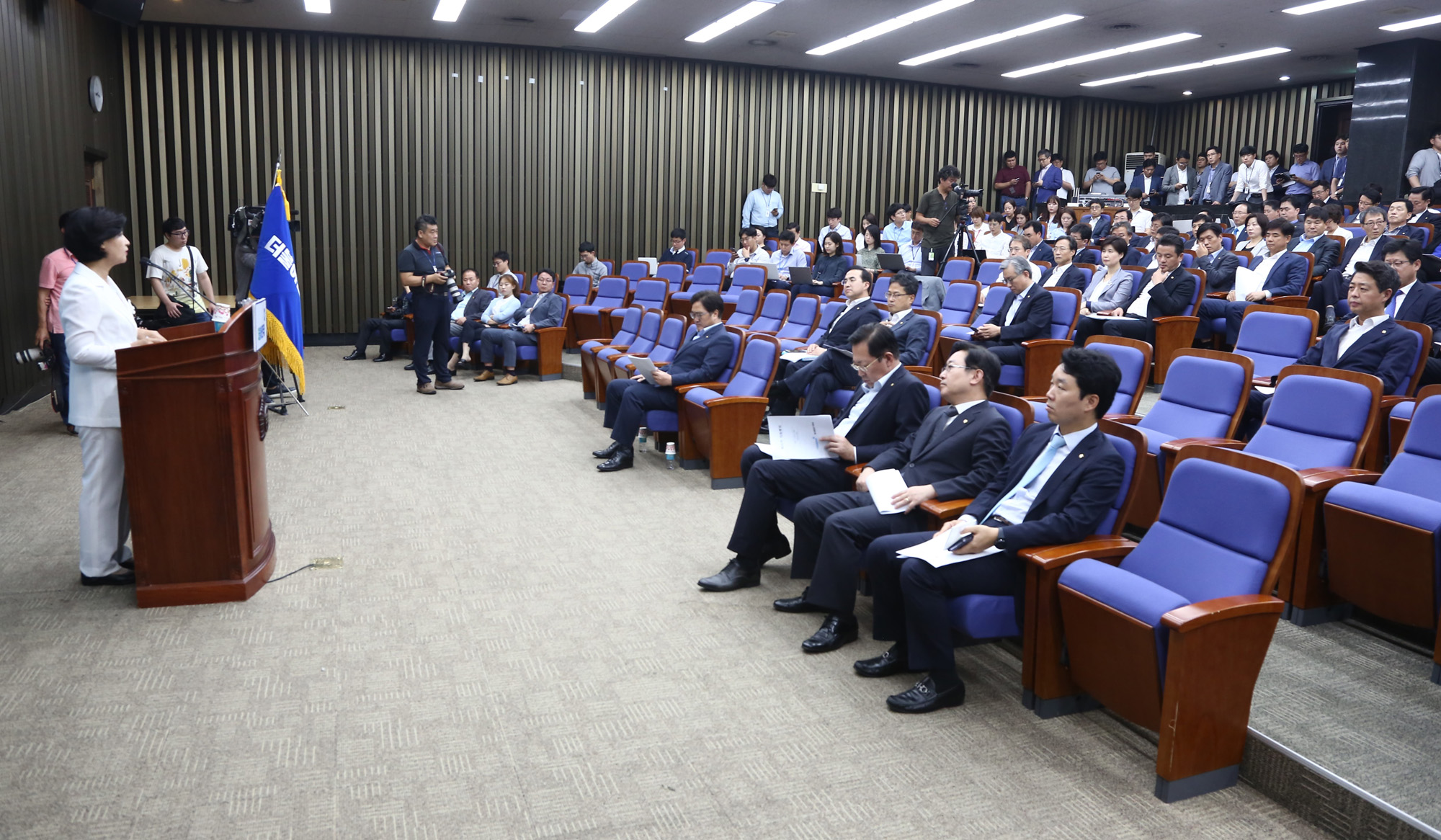 정치;국회;더불어민주당;의원총회;추미애;우원식