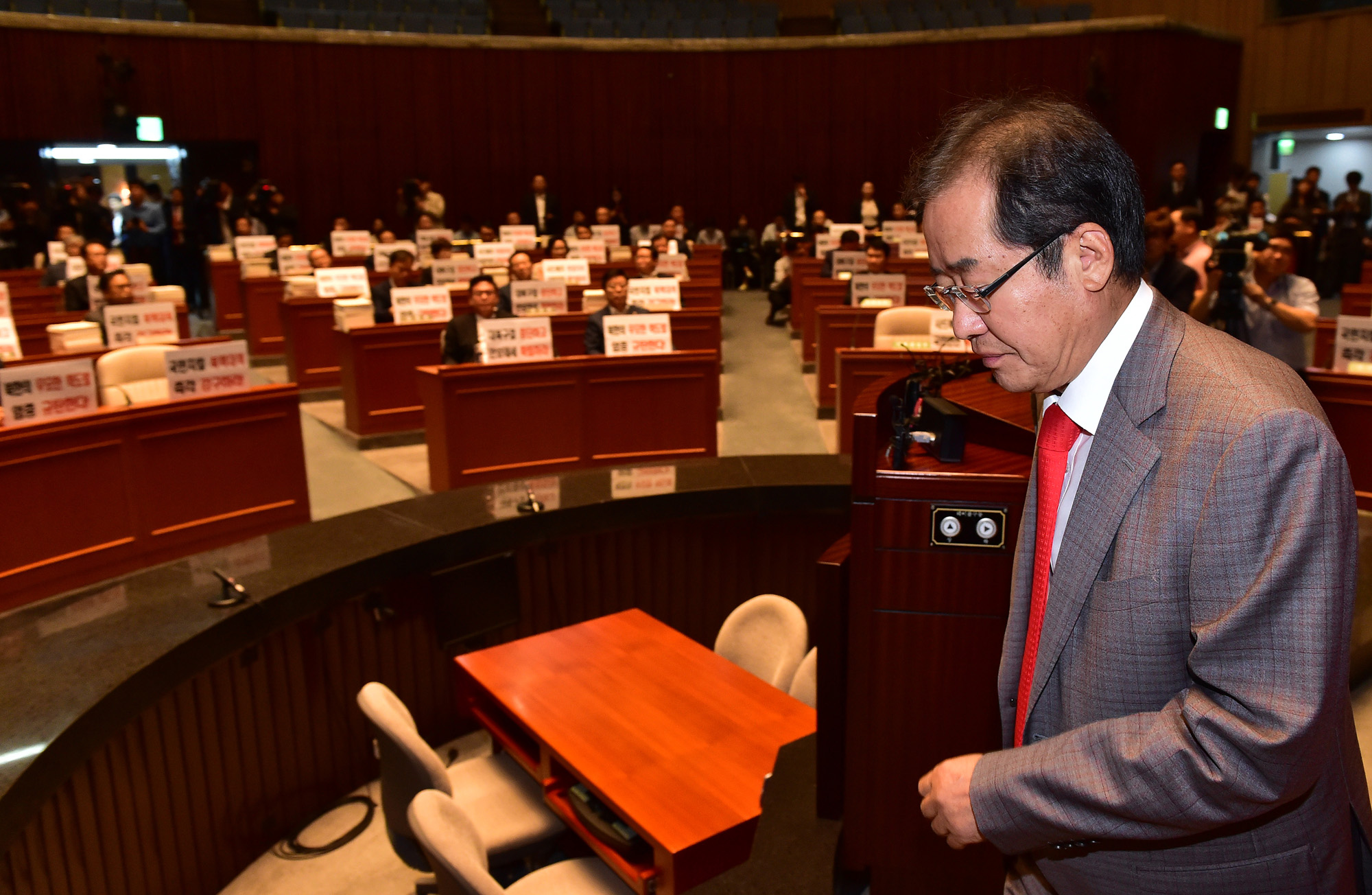 정치;국회;자유한국당;의원총회;홍준표;안보파탄;정우택;자유한국당보이콧