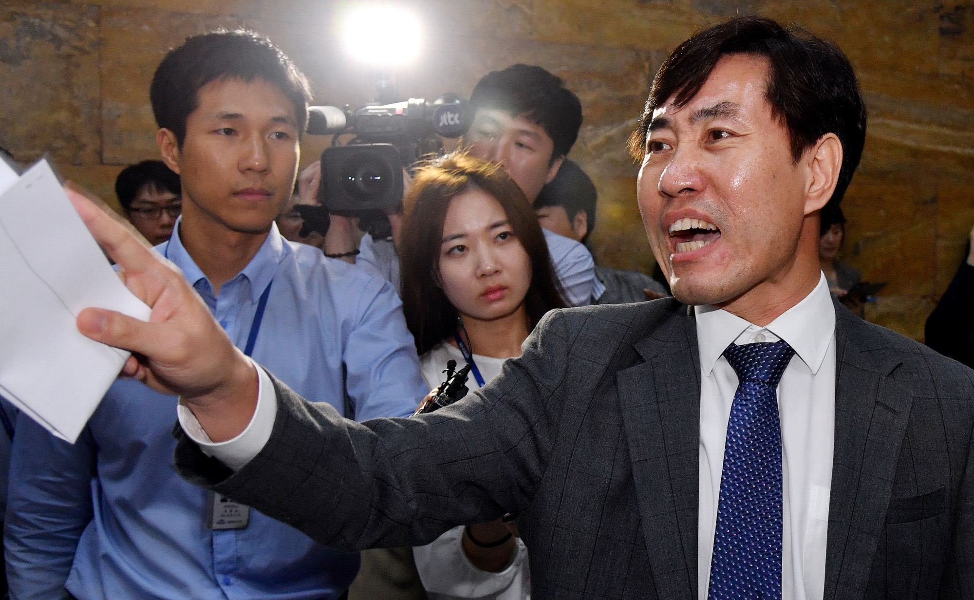 정치;자유한국당피켓시위;손혜원;하태경