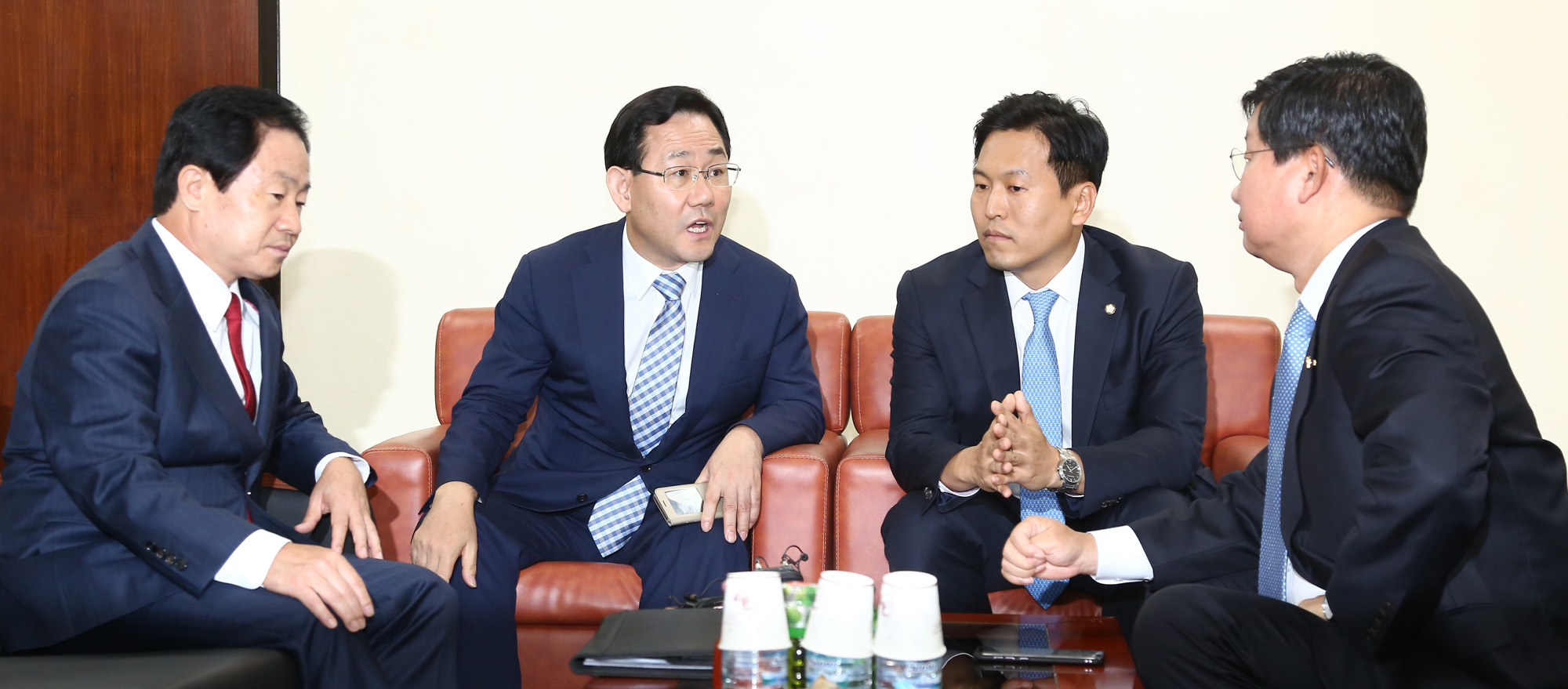 정치;국회;김명수인사특위;주호영위원장;전해철;주광덕