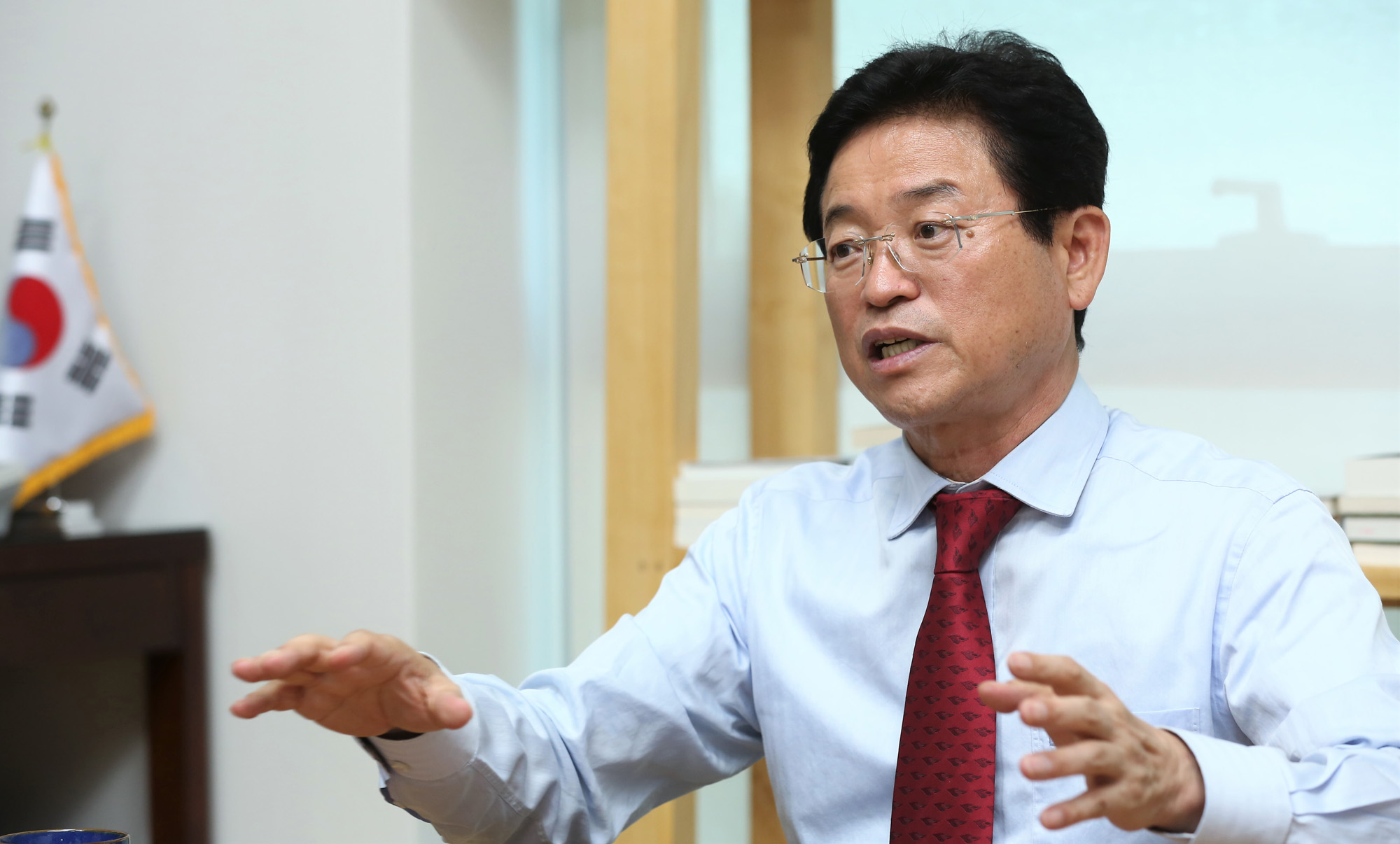 정치;국회;이철우;정보위원장;전술핵