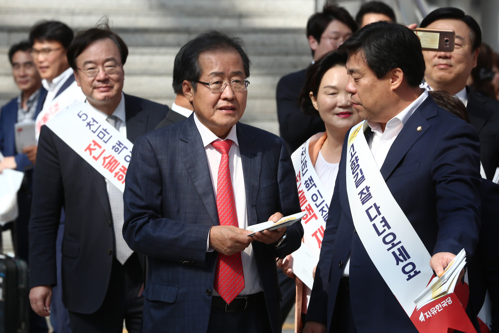 정치;자유한국당;홍준표;홍준표서울역;귀성인사