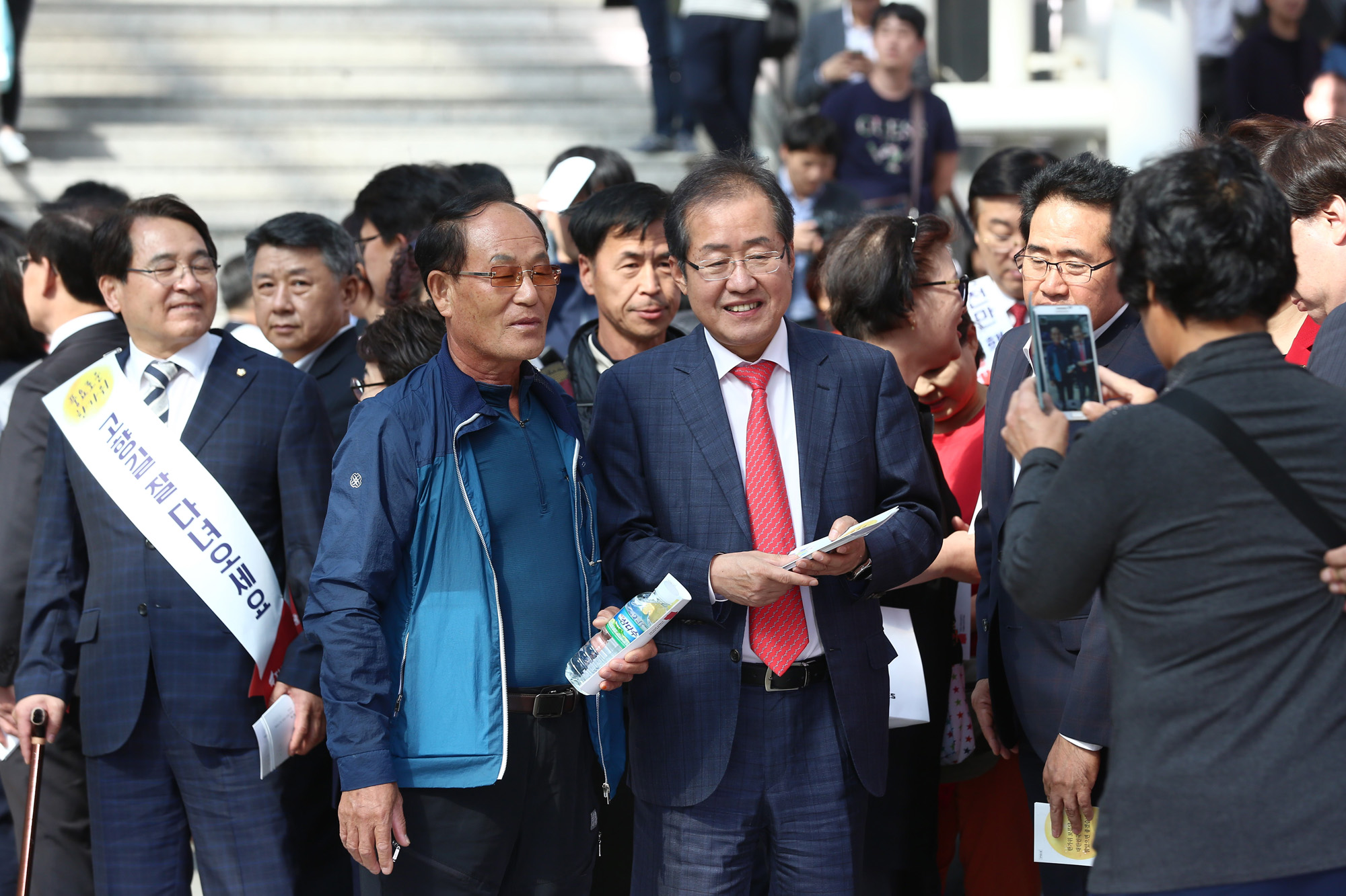 정치;자유한국당;홍준표;홍준표서울역;귀성인사