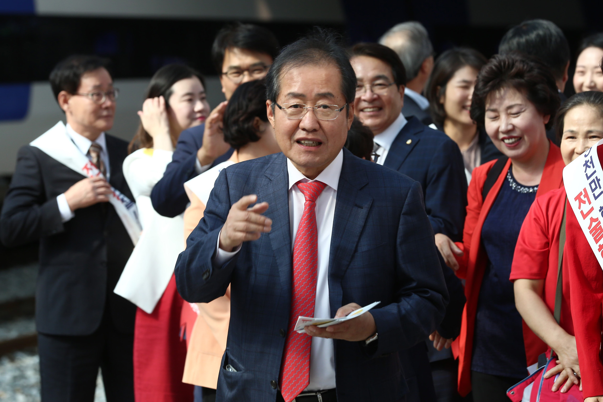 정치;자유한국당;홍준표;홍준표서울역;귀성인사