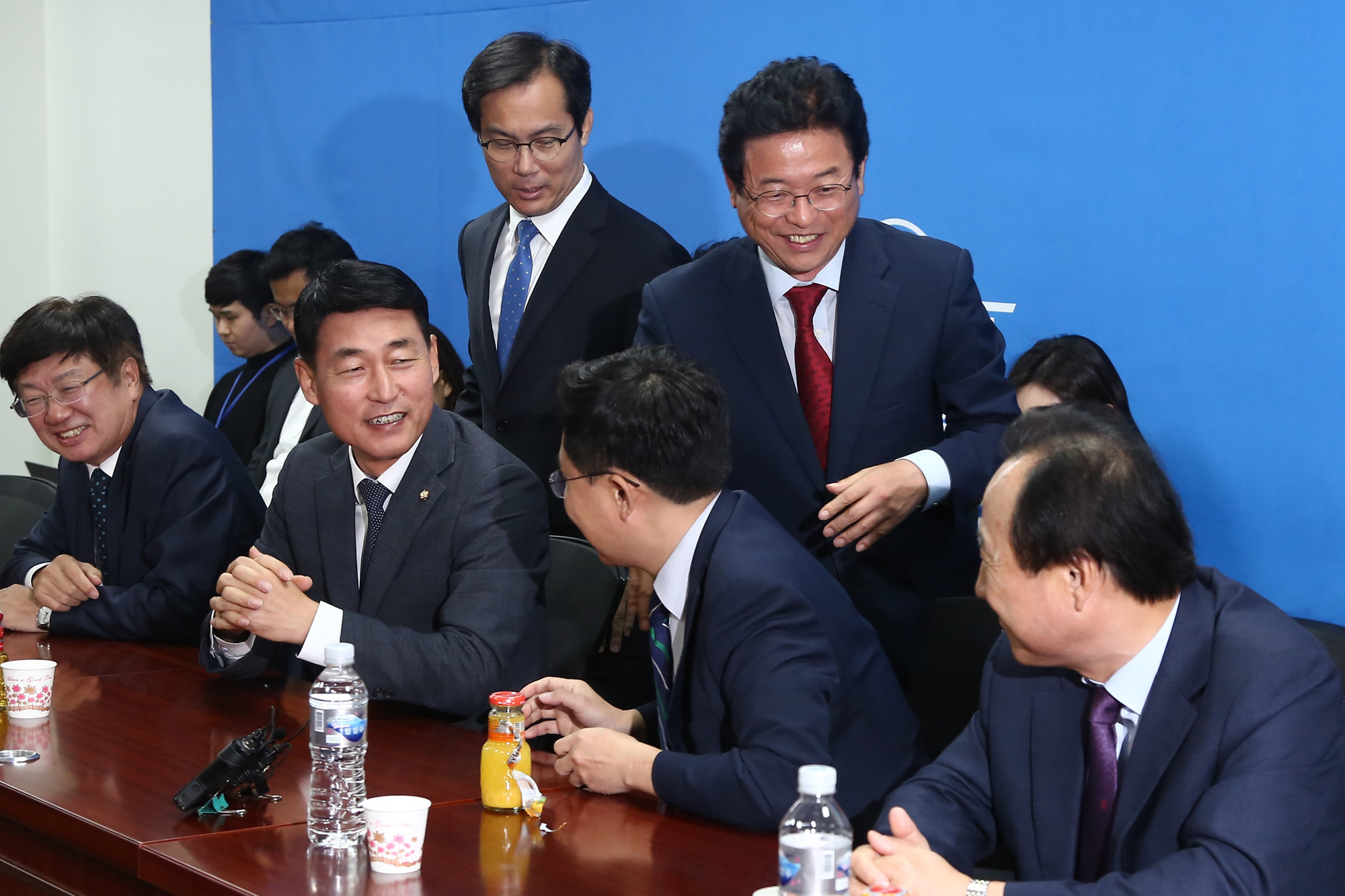 정치;국회;보수우파통합추진;바른정당;자유한국당;이철우;김영우